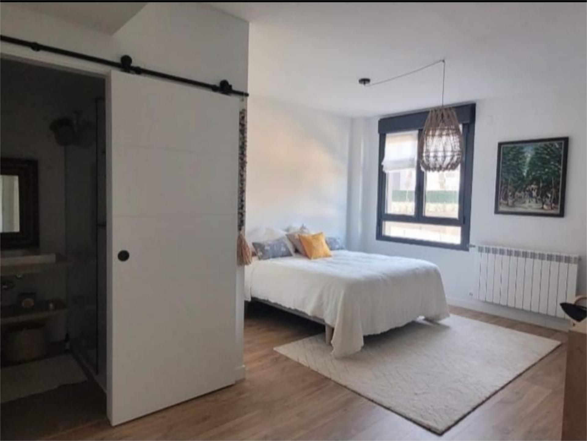 Bedroom of Flat for sale in Vitoria - Gasteiz  with Heating, Private garden and Parquet flooring