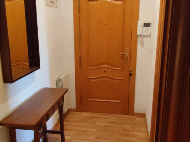 Piso en Alquiler en Calle Hermanos Quintero, 1 en Carretas - Pajarita