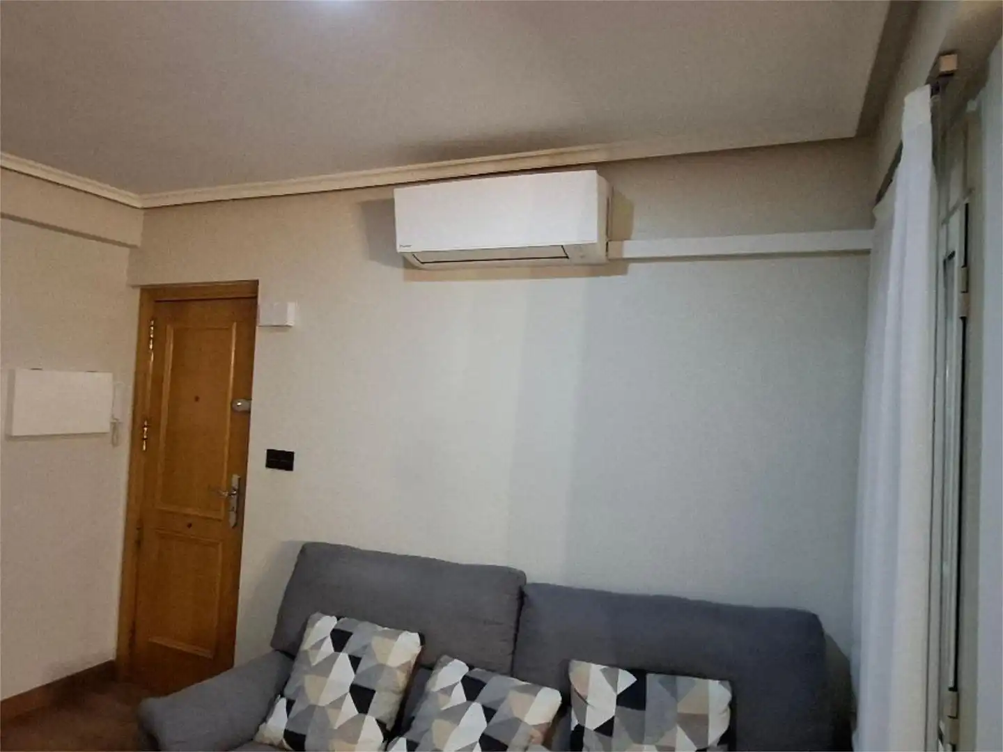 Piso en venta en Calle del Doce de Octubre, 16, San José Alto Sala de estar de Piso en venta en Zaragoza Capital con Aire acondicionado y Terraza