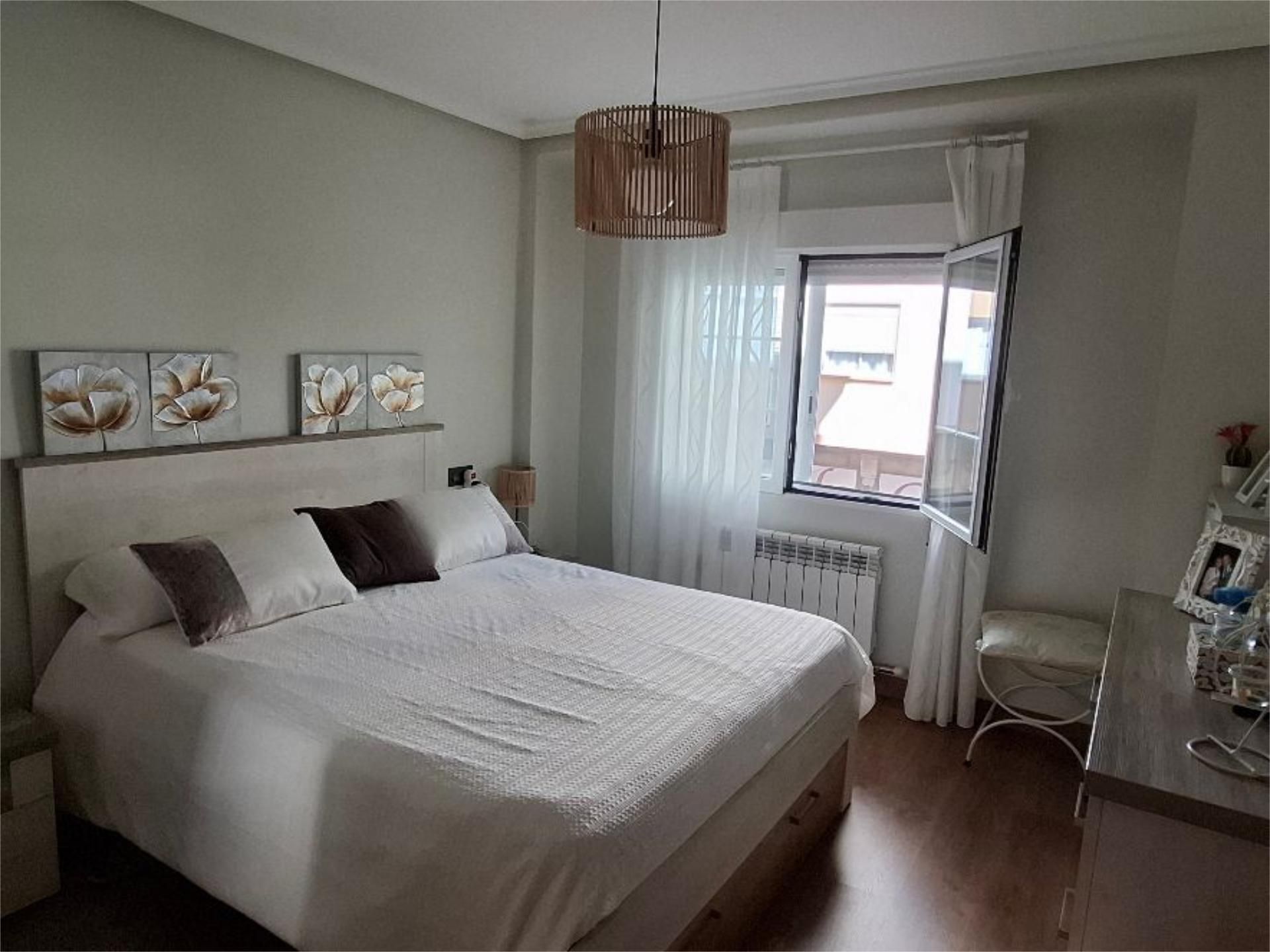 Bedroom of Flat for sale in  Zaragoza Capital  with Air Conditioner and Terrace