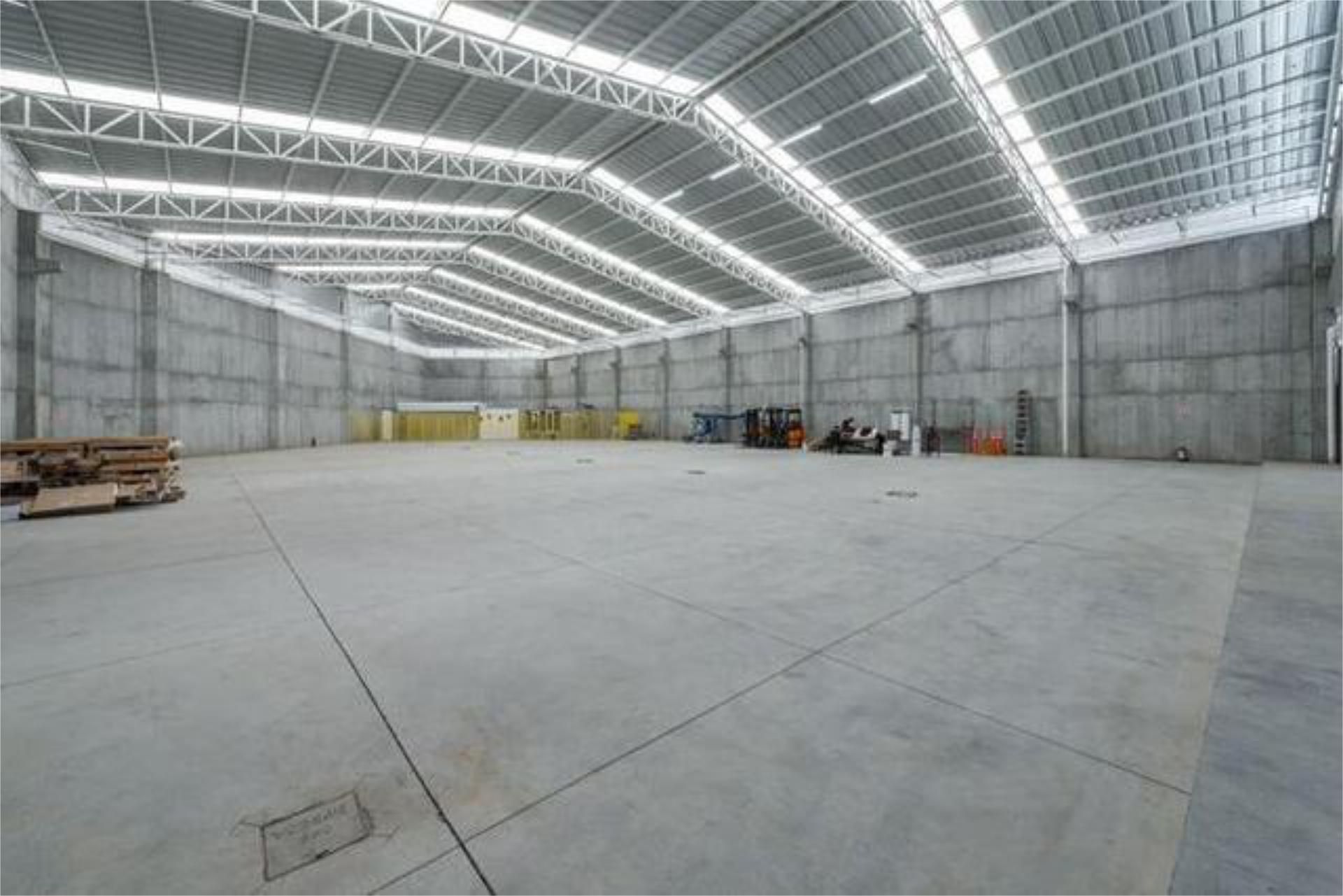 Nau industrial de lloguer en  Logroño