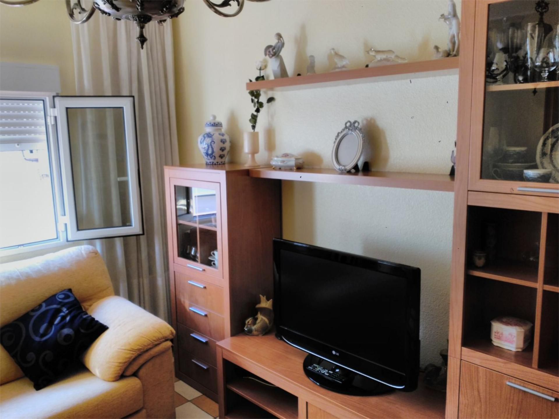 Pis en venda a Calle de Emilio Castelar, 56, La Granja Sala d'estar de Pis en venda en Zaragoza Capital amb Calefacció i Moblat