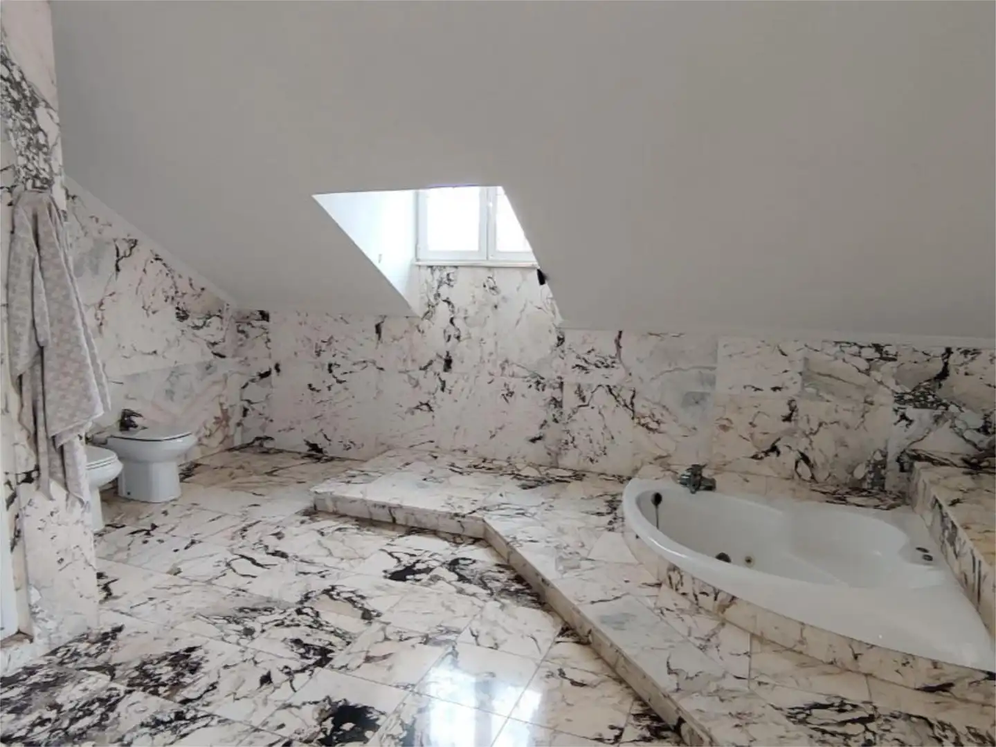 Bathroom of Flat for sale in Crevillent  with Heating, Private garden and Storage room