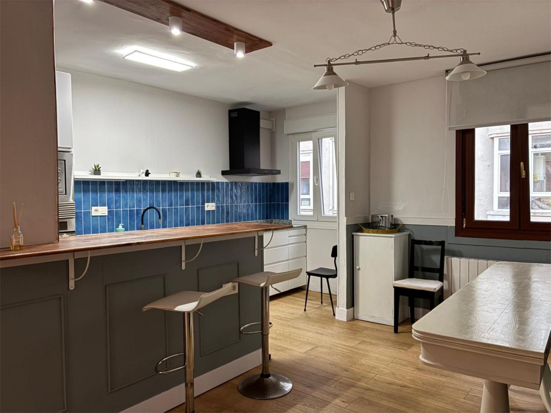 Cocina de Piso de alquiler en Getxo  con Calefacción, Parquet y Amueblado