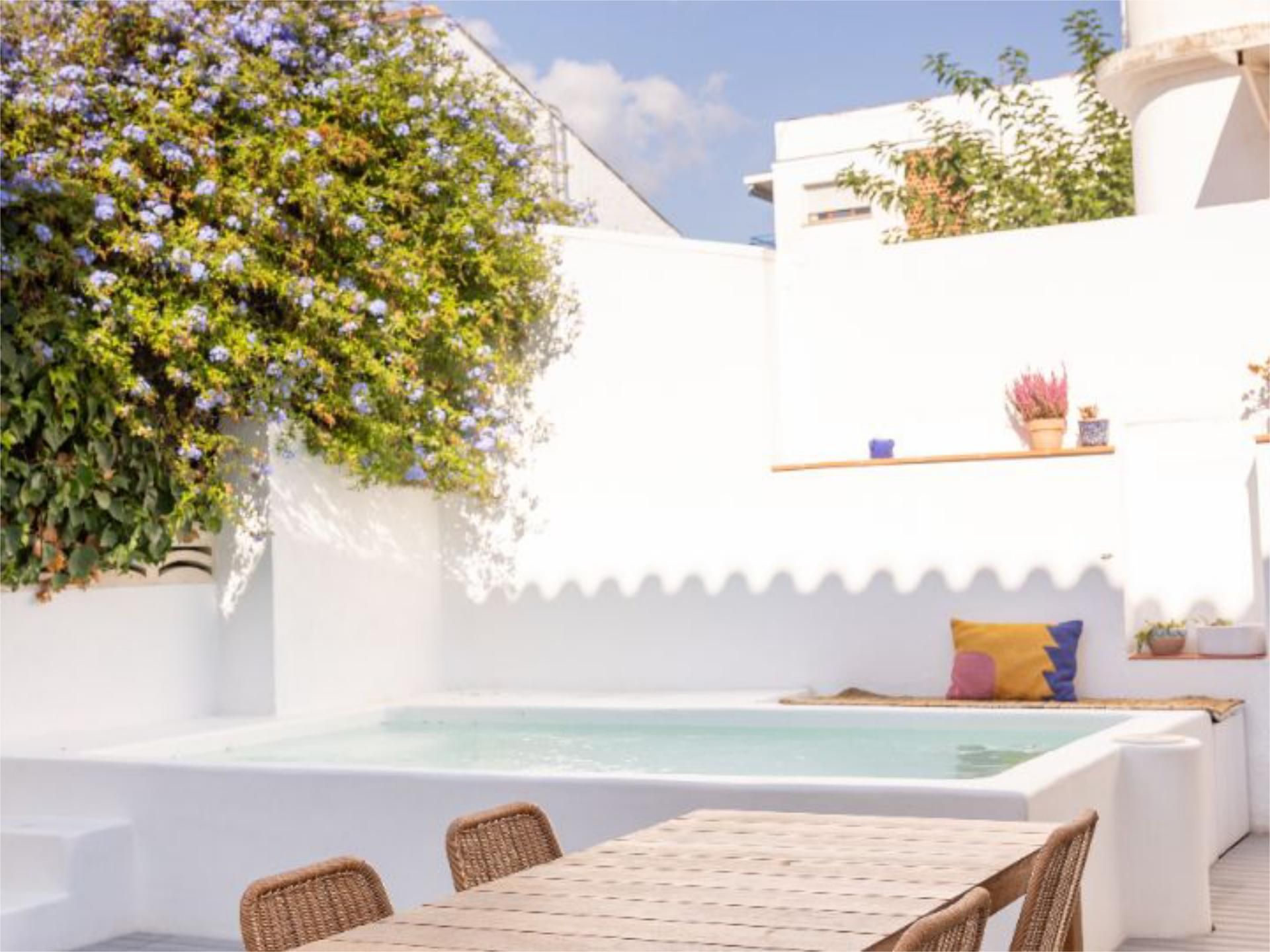 Garden of House or chalet for sale in Vilanova i la Geltrú  with Air Conditioner, Heating and Private garden