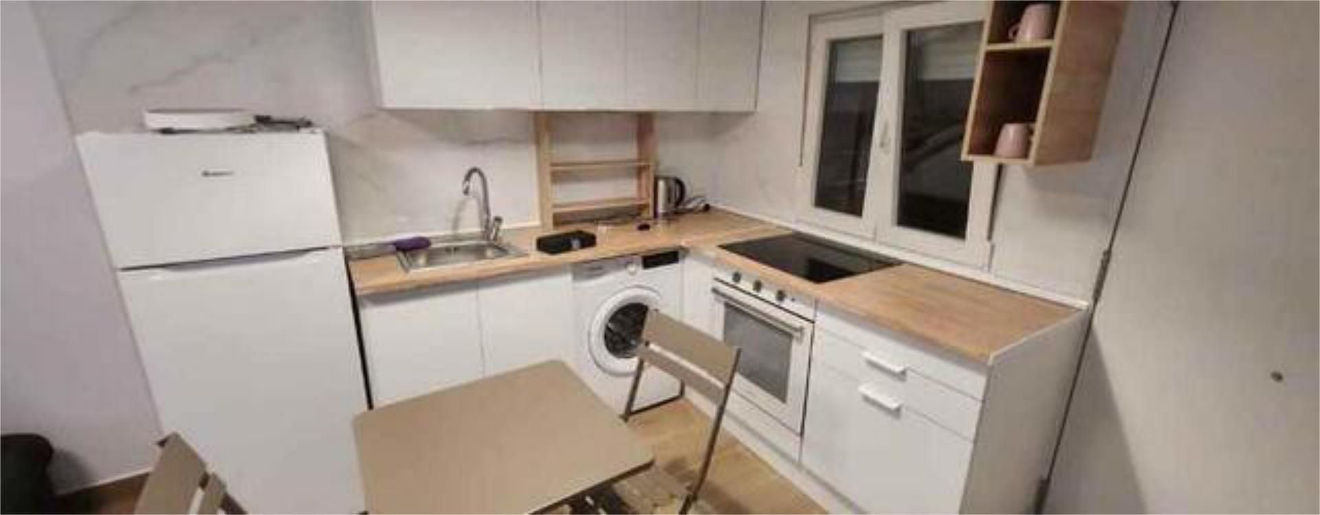 Kitchen of Apartment to rent in Algeciras  with Furnished