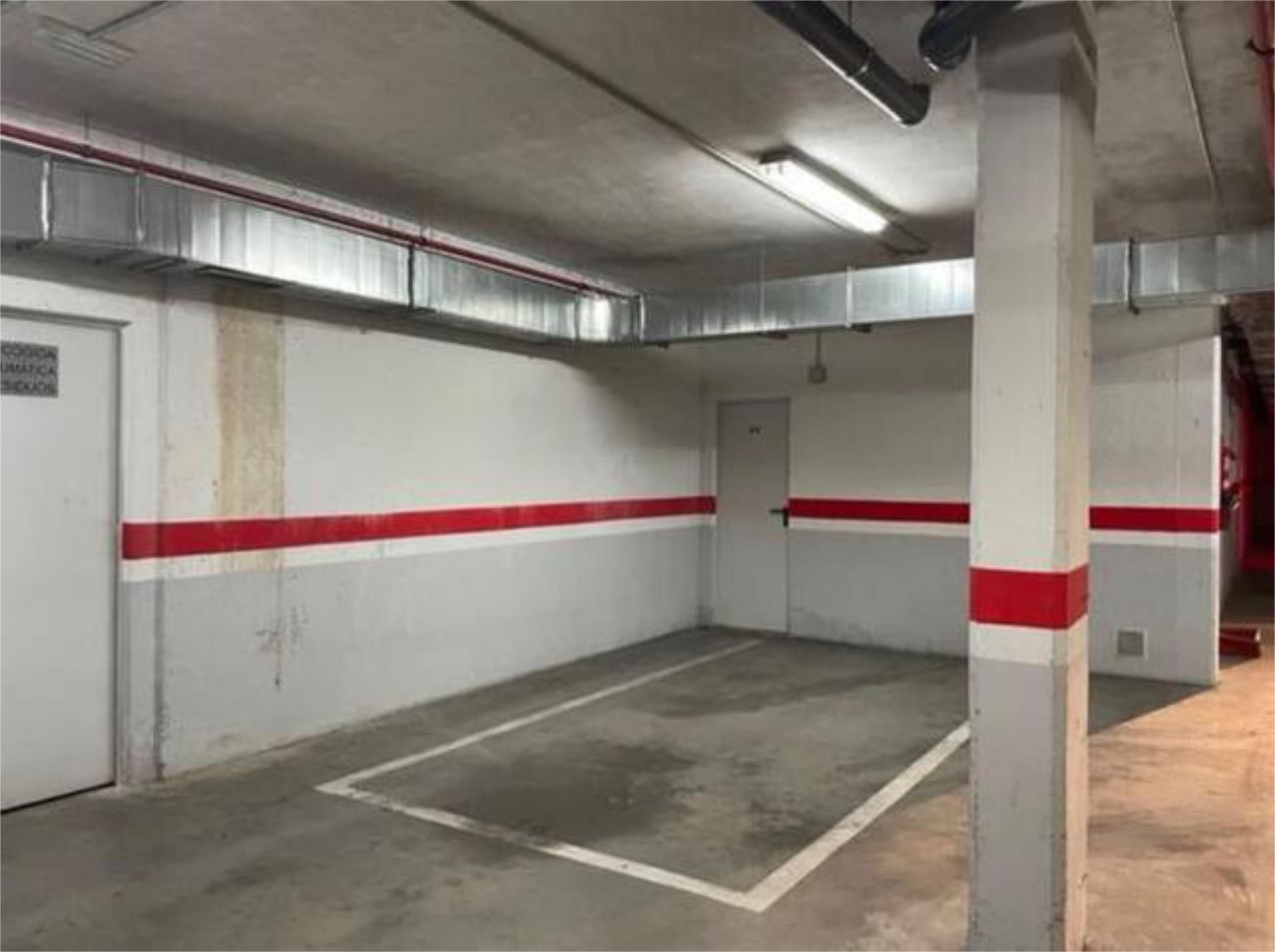 Garatge de lloguer a Poniente-Norte - Miralbaida - Parque Azahara Aparcament de Garatge de lloguer en Córdoba Capital