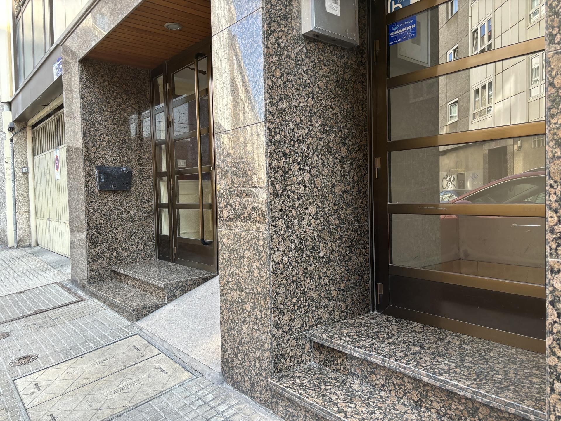 Vista exterior de Piso de alquiler en A Coruña Capital  con Calefacción, Parquet y Amueblado