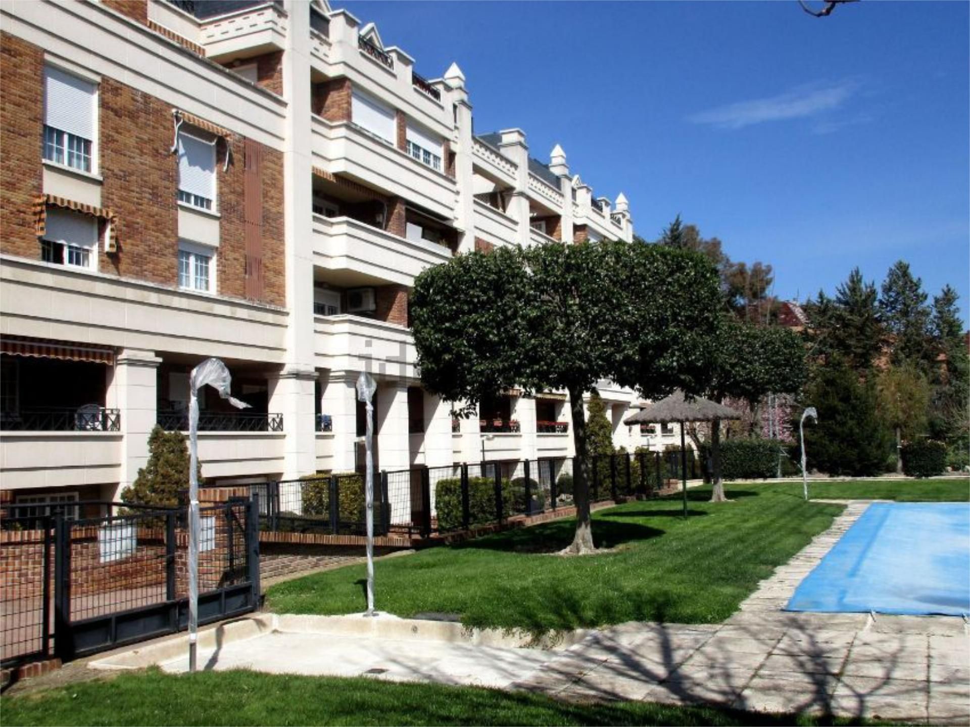 Exterior view of Flat to rent in Majadahonda  with Air Conditioner, Terrace and Swimming Pool