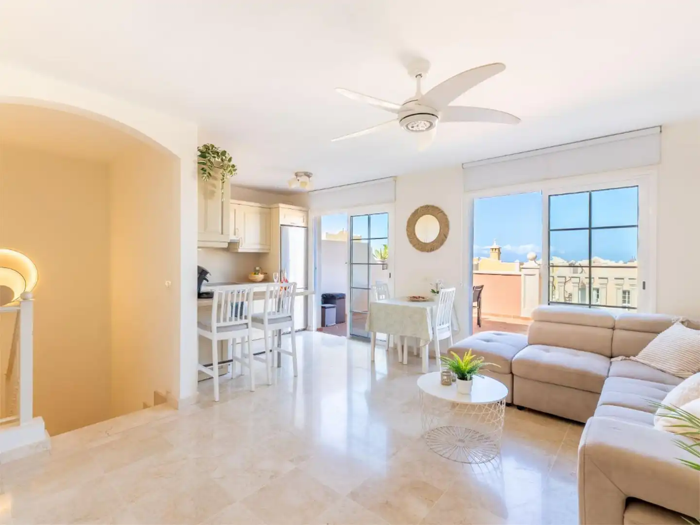 Wohnung zum Verkauf in Avenida la Arenita, 13, Palm - Mar Wohnzimmer von Wohnung zum Verkauf in Arona mit Terrasse, Schwimmbad und Balkon