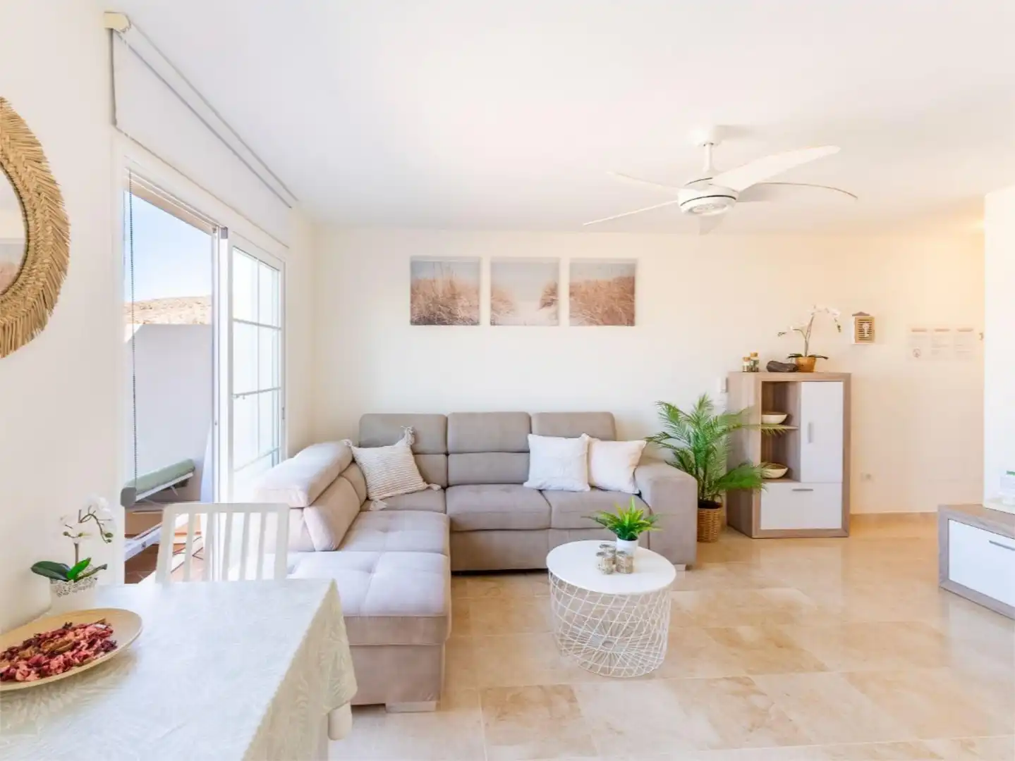 Wohnung zum Verkauf in Avenida la Arenita, 13, Palm - Mar Wohnzimmer von Wohnung zum Verkauf in Arona mit Terrasse, Schwimmbad und Balkon