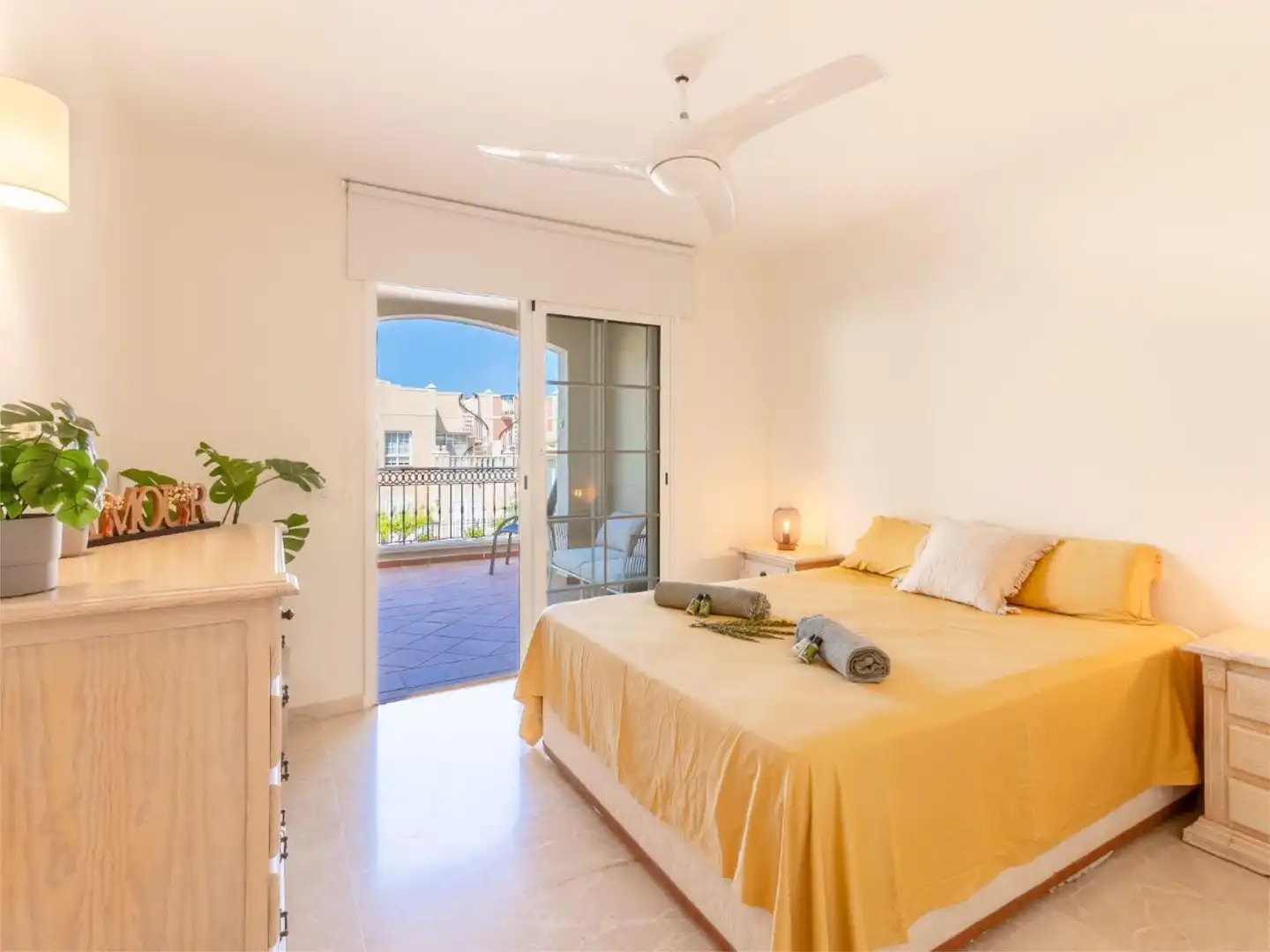 Wohnung zum Verkauf in Avenida la Arenita, 13, Palm - Mar Schlafzimmer von Wohnung zum Verkauf in Arona mit Terrasse, Schwimmbad und Balkon
