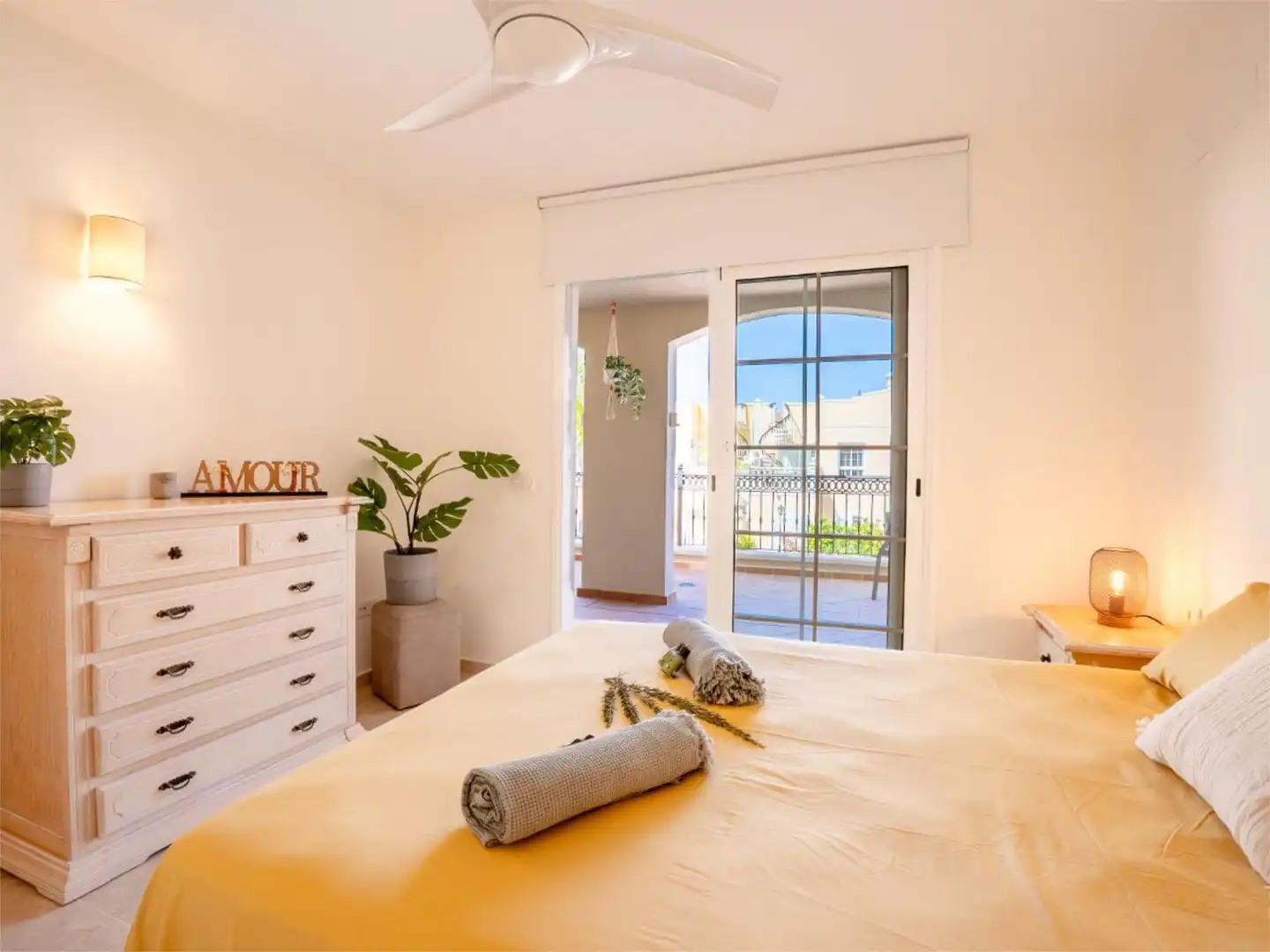 Wohnung zum Verkauf in Avenida la Arenita, 13, Palm - Mar Schlafzimmer von Wohnung zum Verkauf in Arona mit Terrasse, Schwimmbad und Balkon