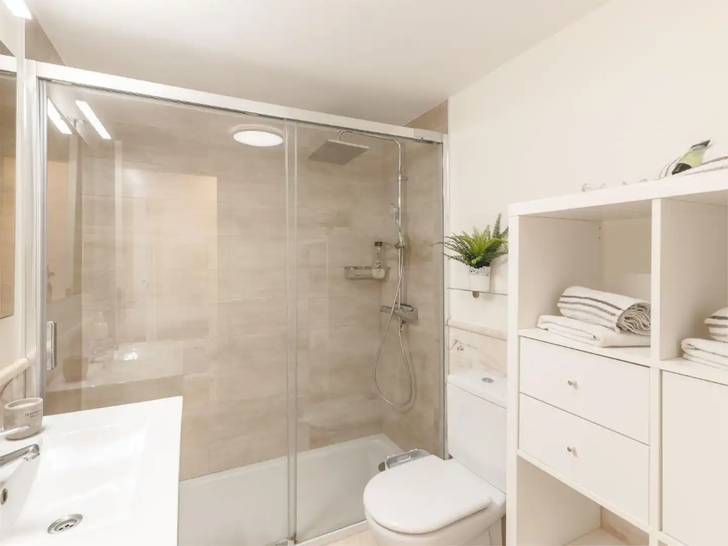 Wohnung zum Verkauf in Avenida la Arenita, 13, Palm - Mar Badezimmer von Wohnung zum Verkauf in Arona mit Terrasse, Schwimmbad und Balkon