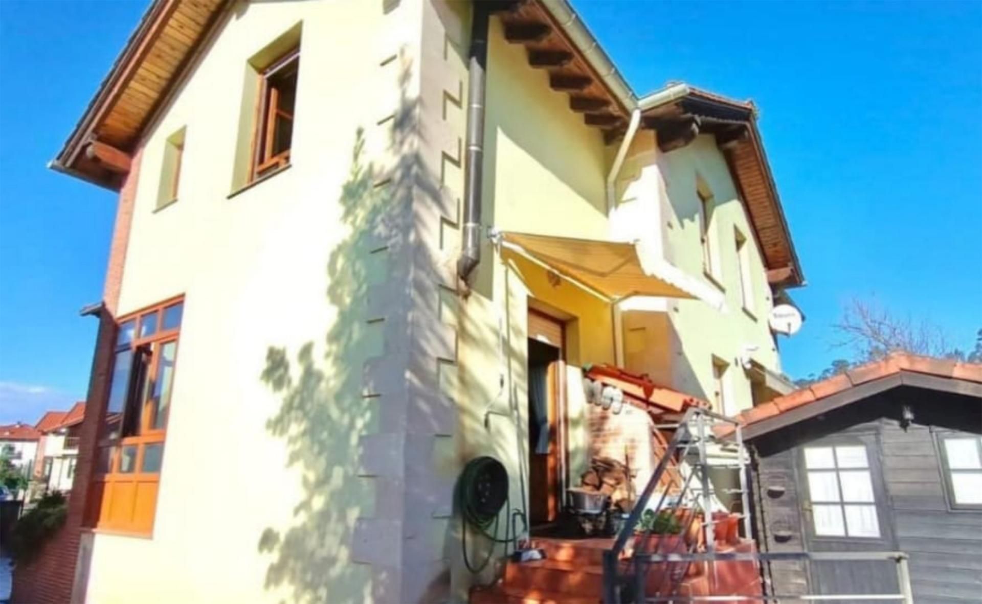 Vista exterior de Casa o xalet en venda en Mazcuerras amb Calefacció, Jardí privat i Parquet