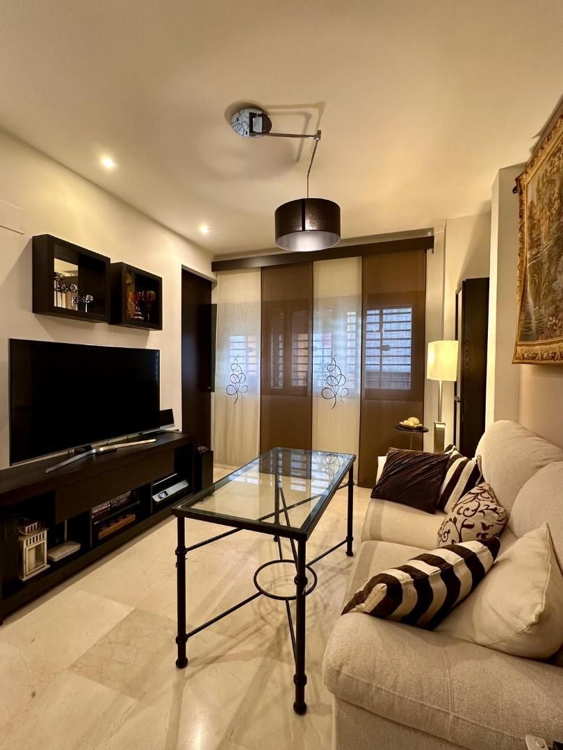 Living room of Flat for sale in  Sevilla Capital  with Air Conditioner