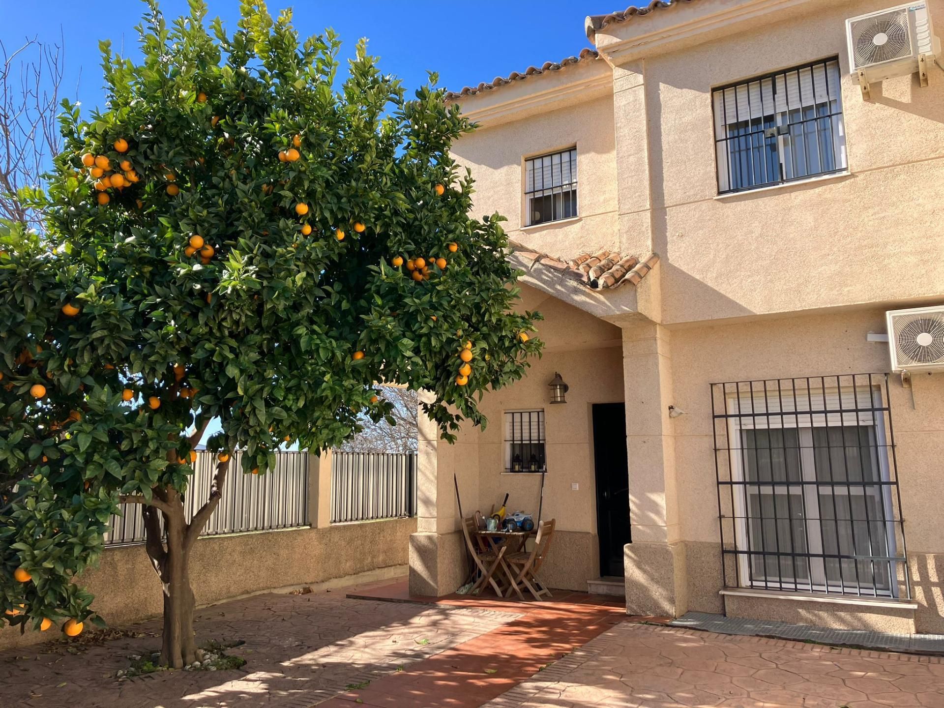 Vista exterior de Casa adosada en venta en Jerez de la Frontera con Aire acondicionado, Calefacción y Parquet