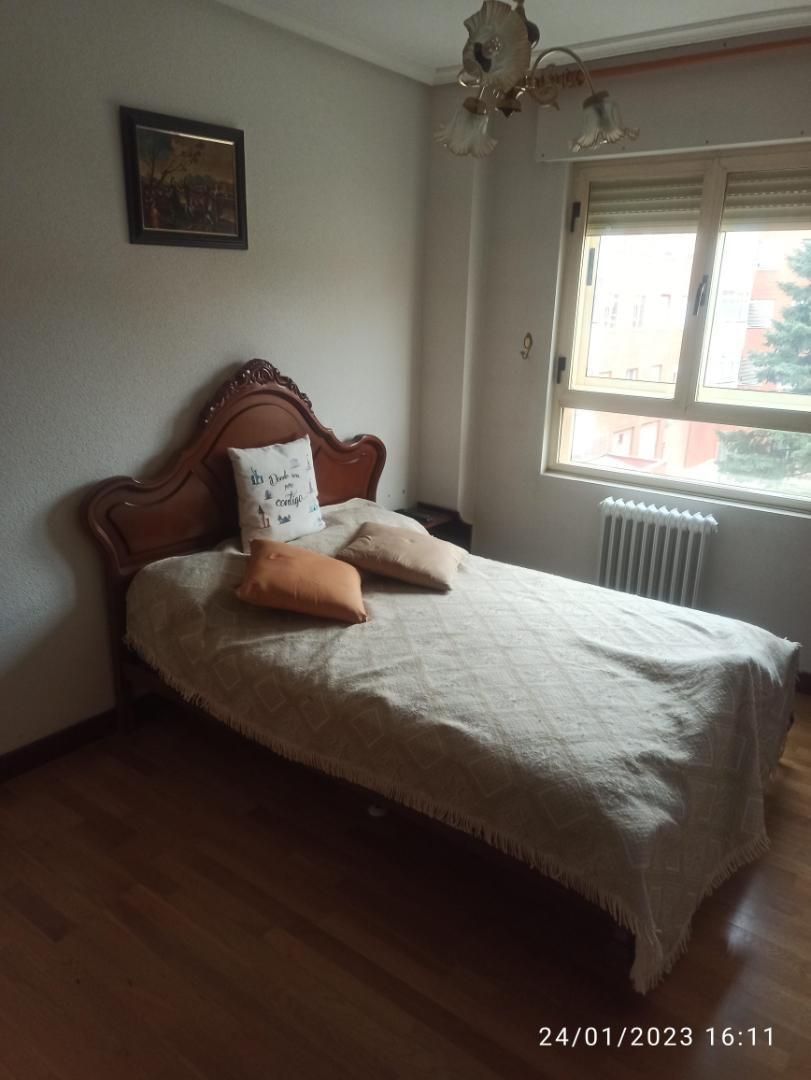 Flat to share in Calle Sánchez Ruano, 3, Tejares - Chamberí - Alcades