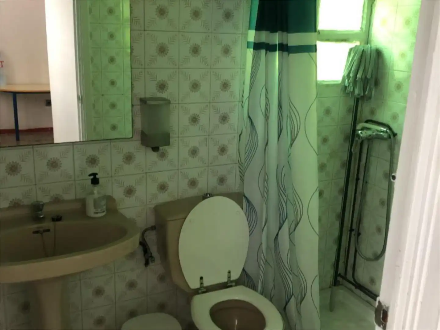 Baño de Nave industrial de alquiler en Oleiros