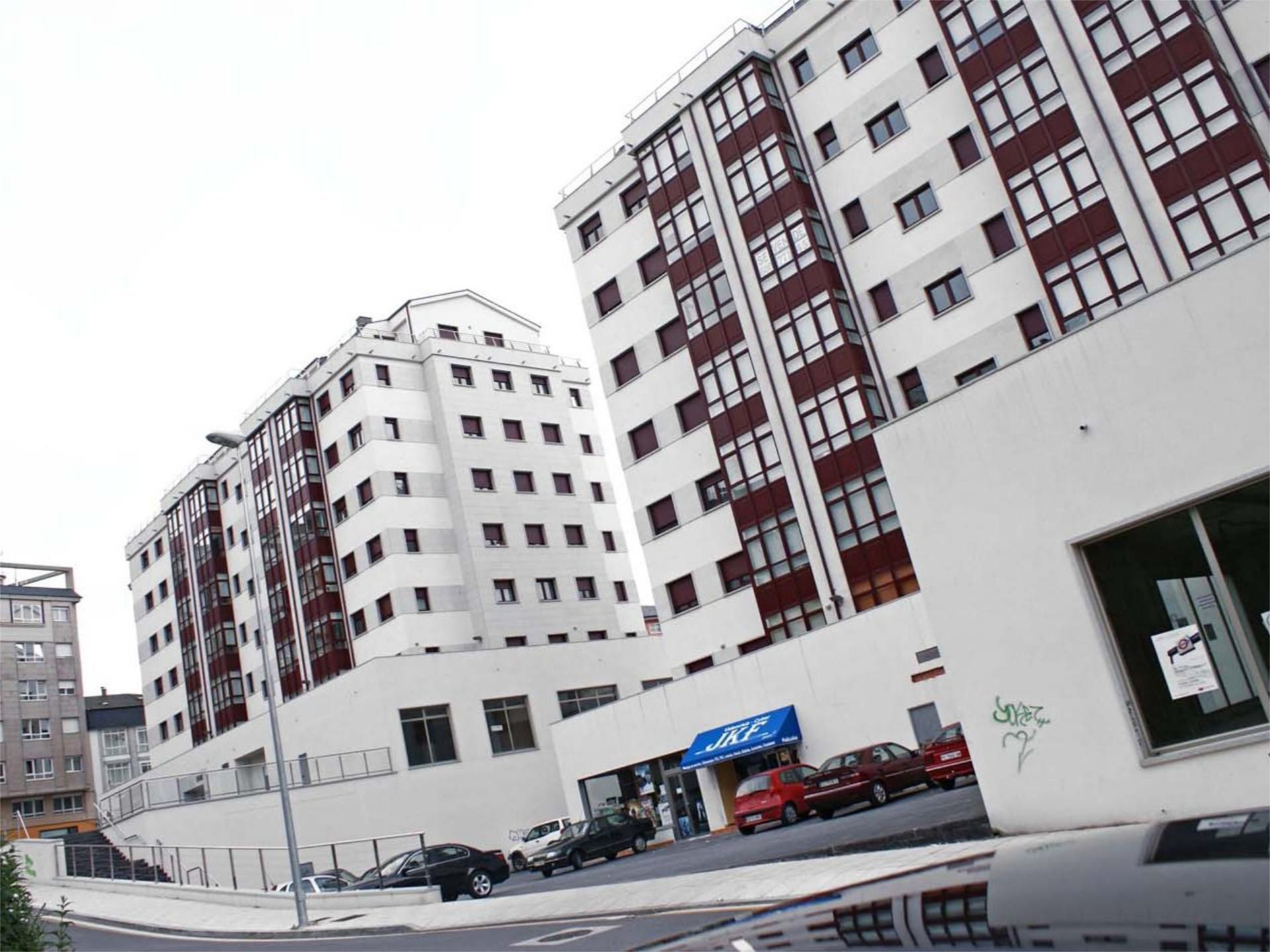 Vista exterior de Piso en venta en Lugo Capital con Calefacción, Parquet y Trastero