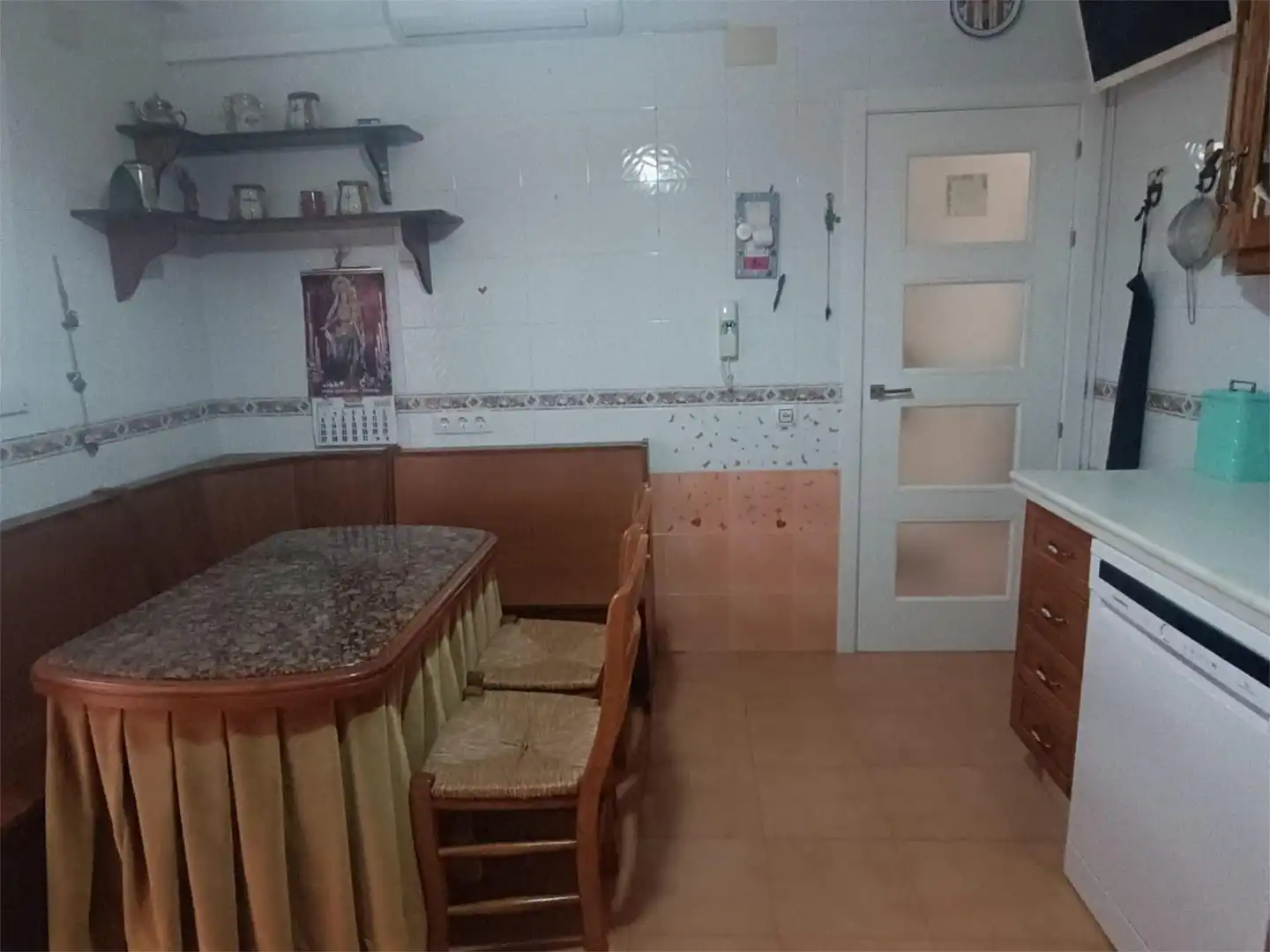 Einfamilien-Reihenhaus zum Verkauf in Avenida del Marqués de la Vega de Armijo, 64, Montilla Küche von Einfamilien-Reihenhaus zum Verkauf in Montilla mit Klimaanlage, Terrasse und Balkon