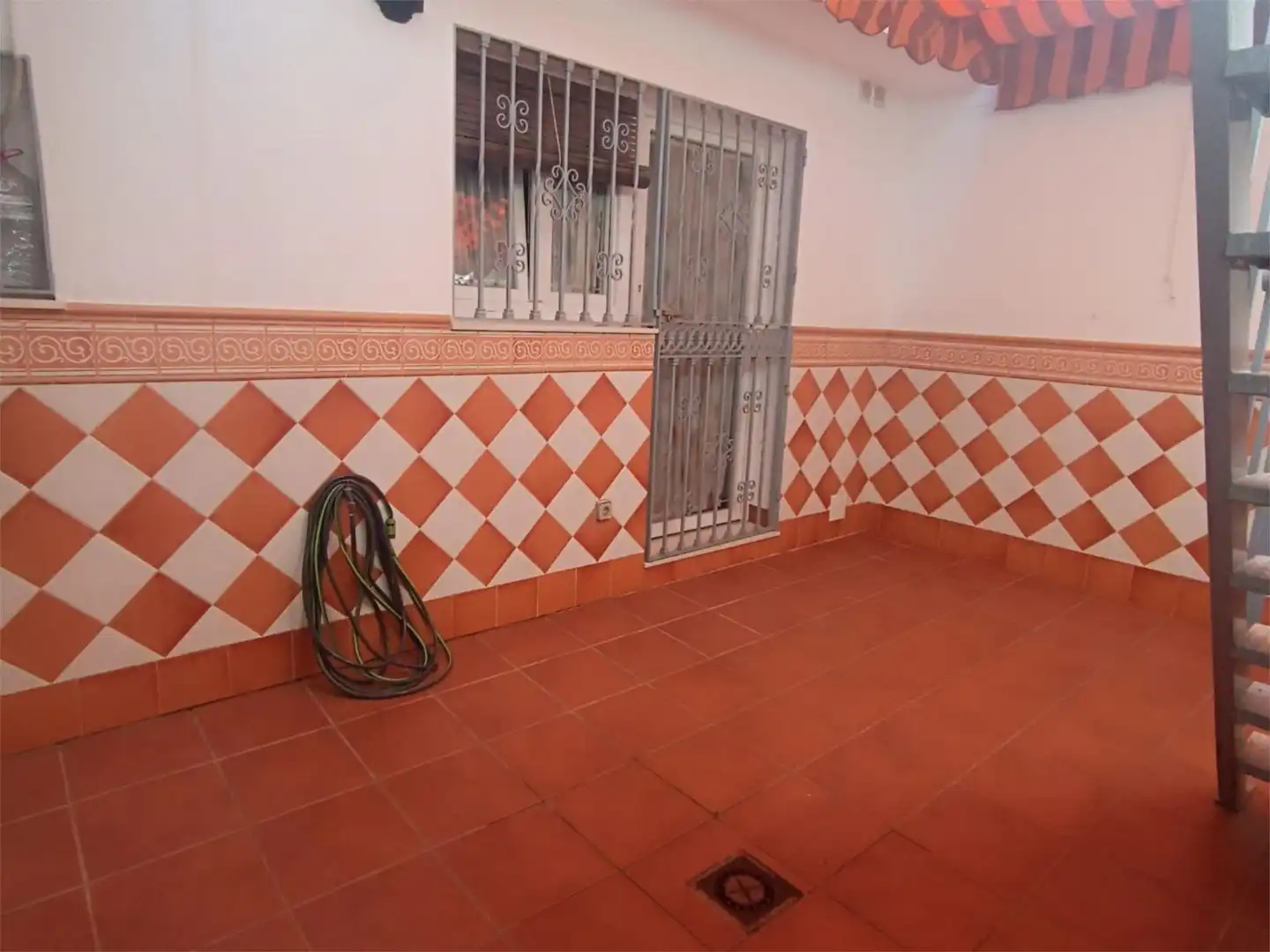 Einfamilien-Reihenhaus zum Verkauf in Avenida del Marqués de la Vega de Armijo, 64, Montilla Einfamilien-Reihenhaus zum Verkauf in Montilla mit Klimaanlage, Terrasse und Balkon