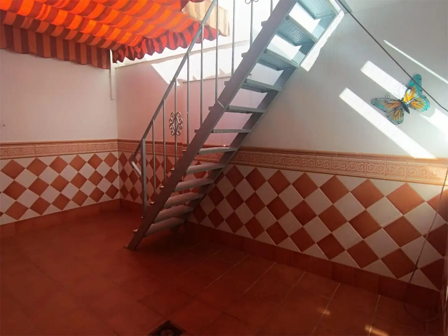 Einfamilien-Reihenhaus zum Verkauf in Avenida del Marqués de la Vega de Armijo, 64, Montilla Einfamilien-Reihenhaus zum Verkauf in Montilla mit Klimaanlage, Terrasse und Balkon