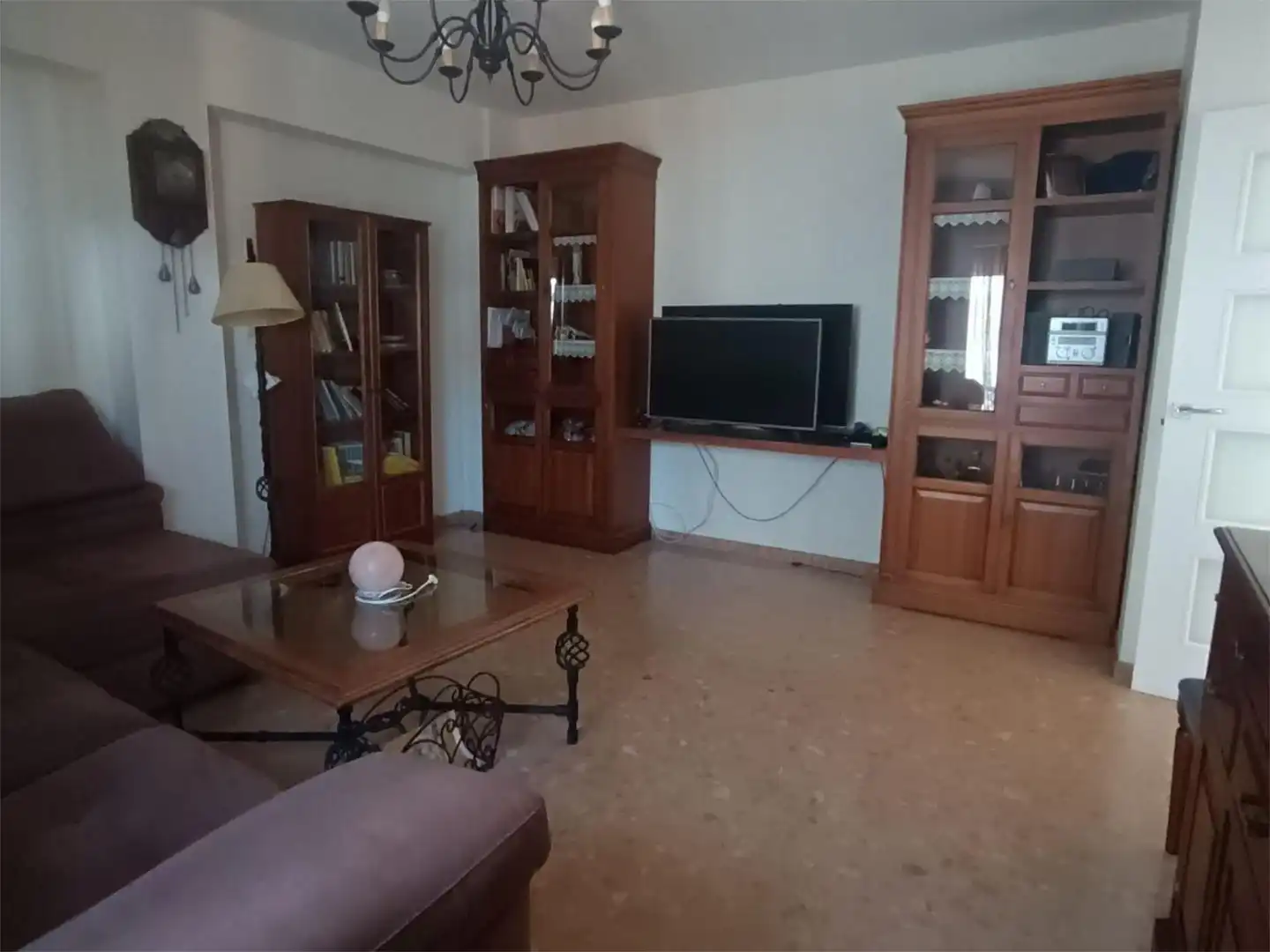Einfamilien-Reihenhaus zum Verkauf in Avenida del Marqués de la Vega de Armijo, 64, Montilla Wohnzimmer von Einfamilien-Reihenhaus zum Verkauf in Montilla mit Klimaanlage, Terrasse und Balkon