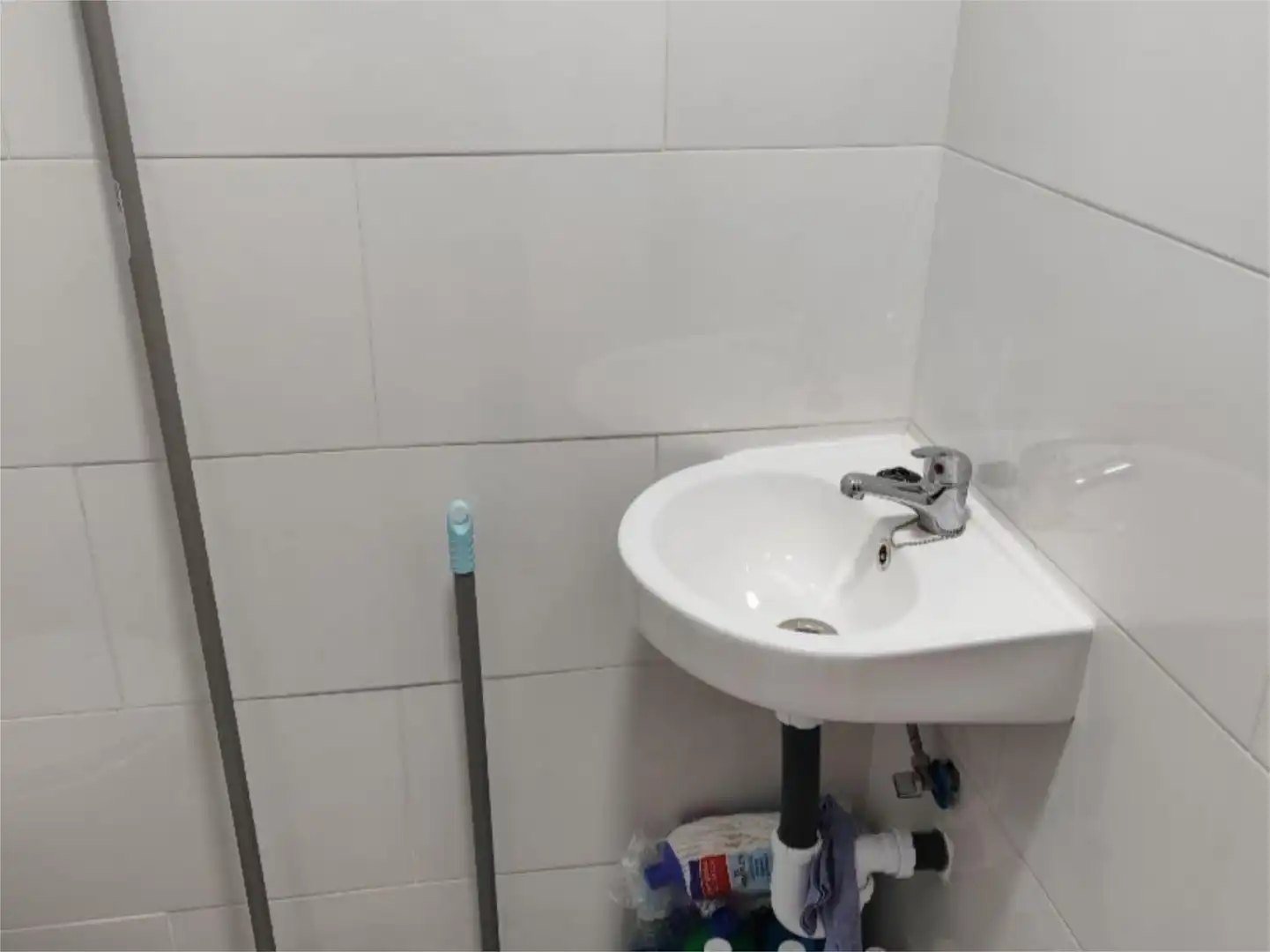Trastero de alquiler en Calle de Murcia, 5, Palos de Moguer Baño de Trastero de alquiler en Madrid