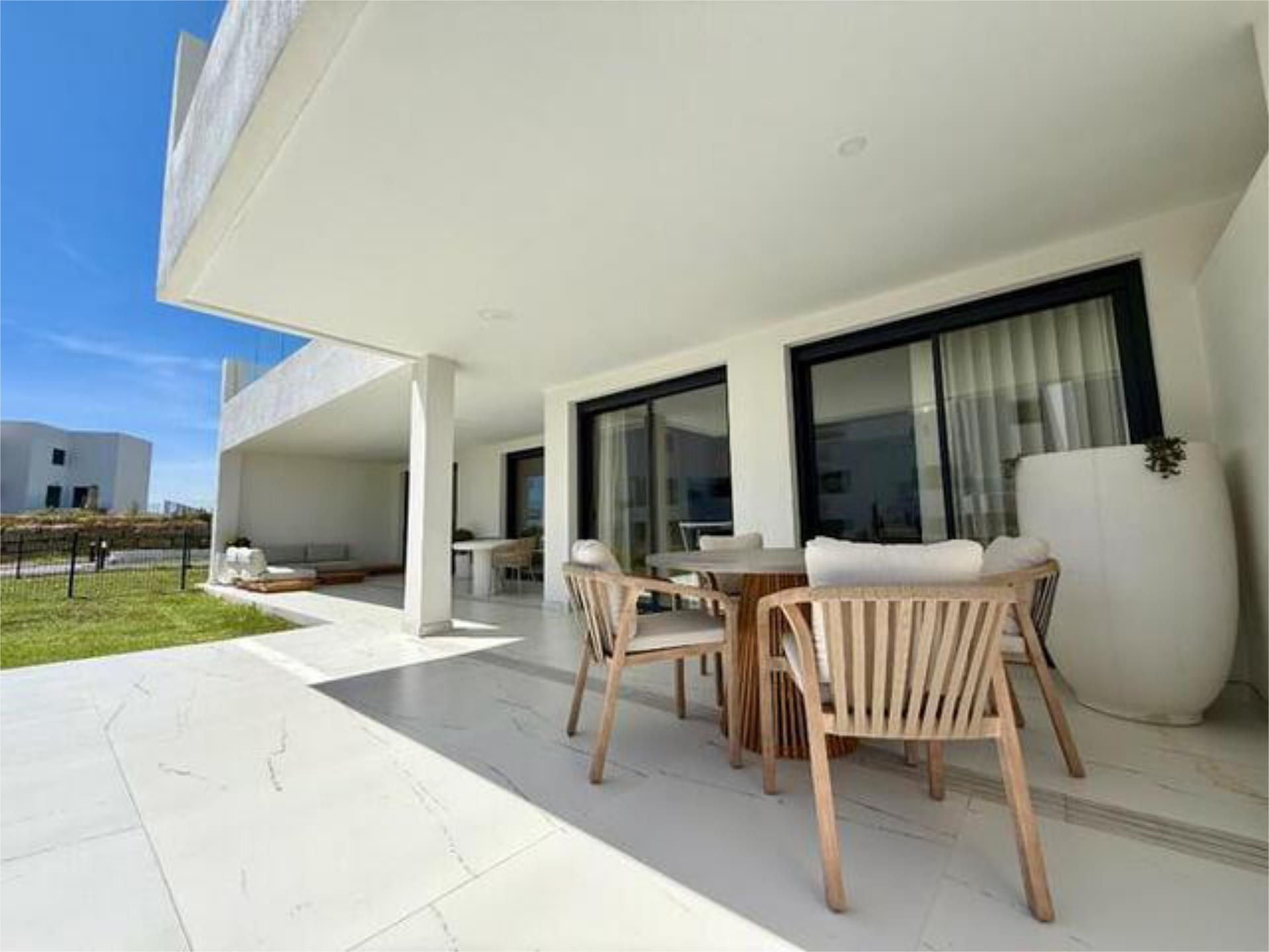 Terrassa de Apartament en venda en Casares amb Terrassa i Piscina