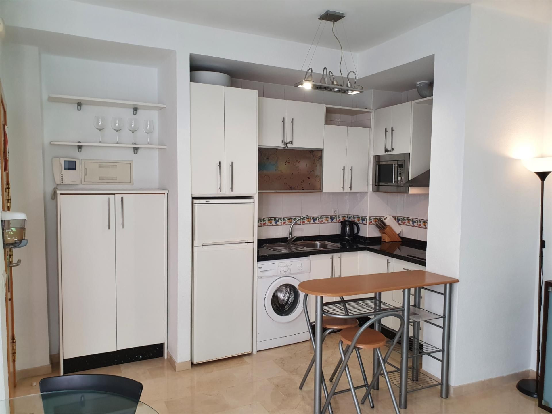 Cuina de Apartament de lloguer en Málaga Capital amb Moblat