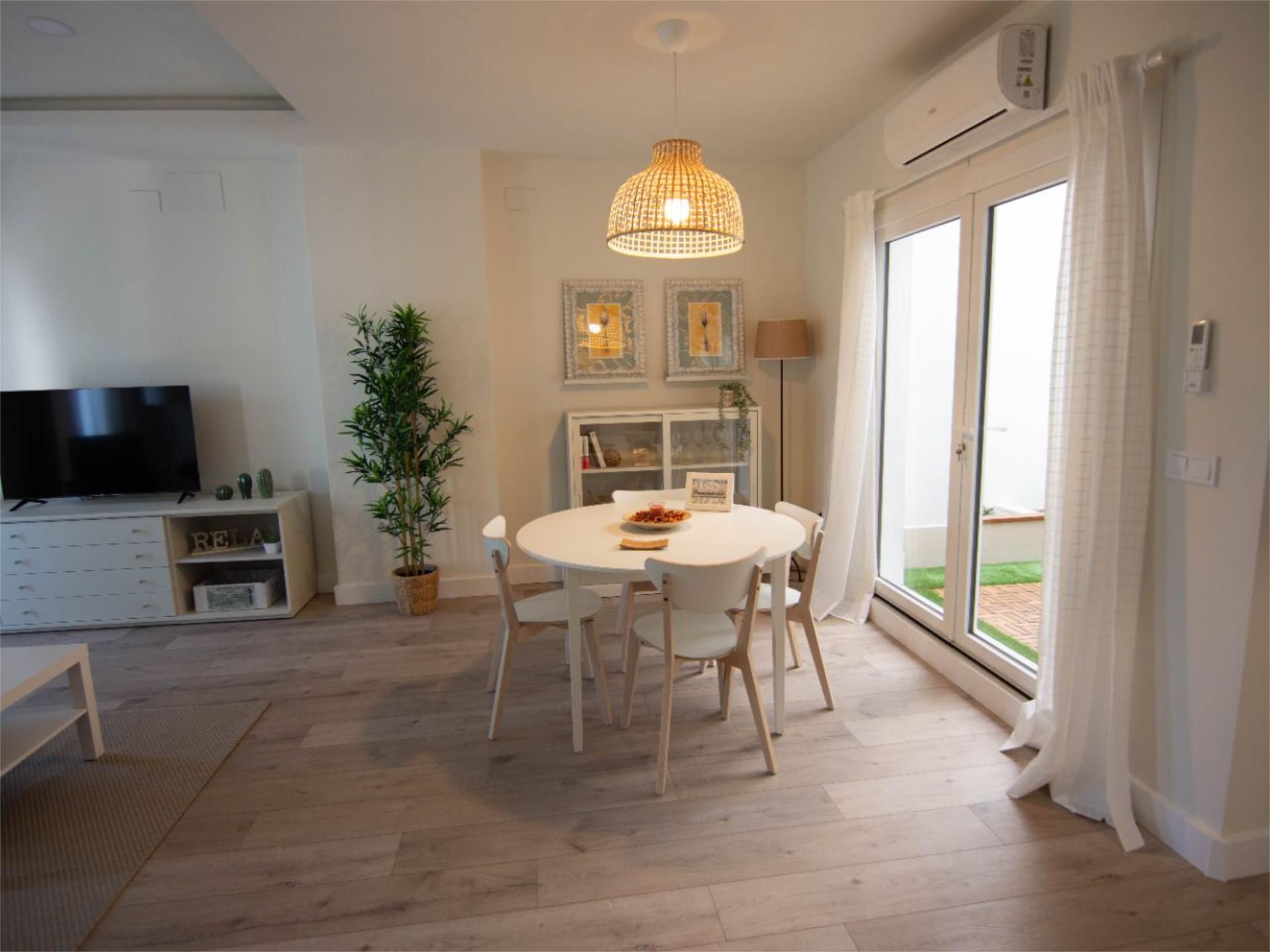Dining room of Flat to rent in Olvera  with Air Conditioner, Heating and Parquet flooring