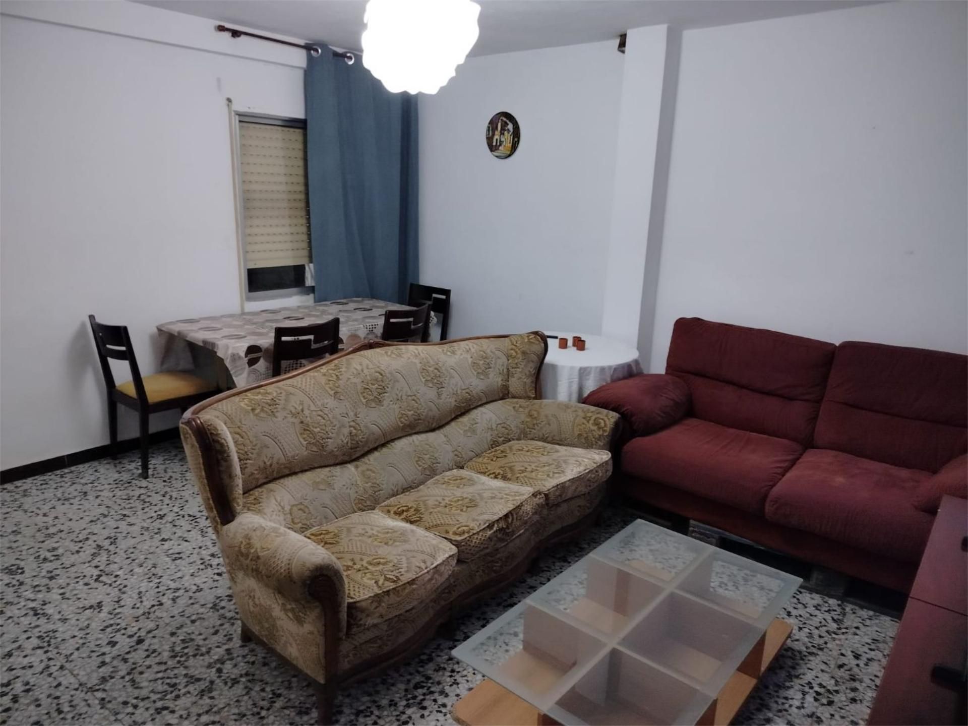 Sala d'estar de Dúplex de lloguer en La Puebla de Híjar amb Balcó