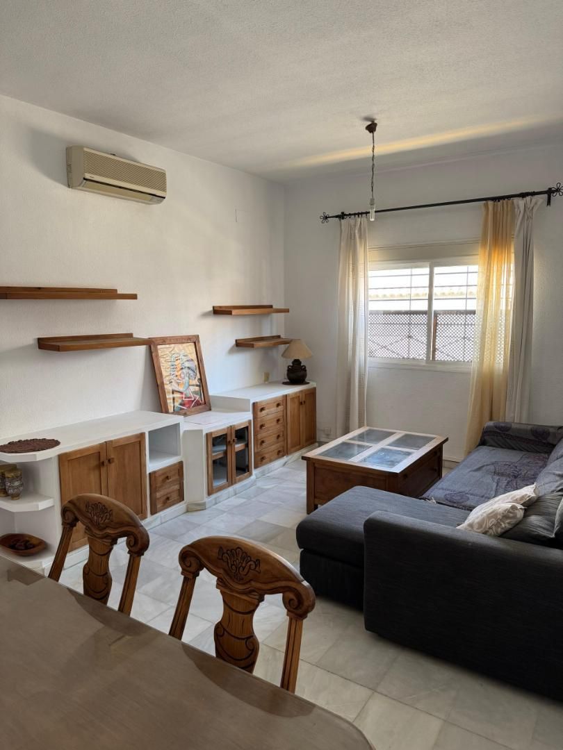 Living room of Single-family semi-detached to rent in Bormujos  with Air Conditioner, Parquet flooring and Furnished