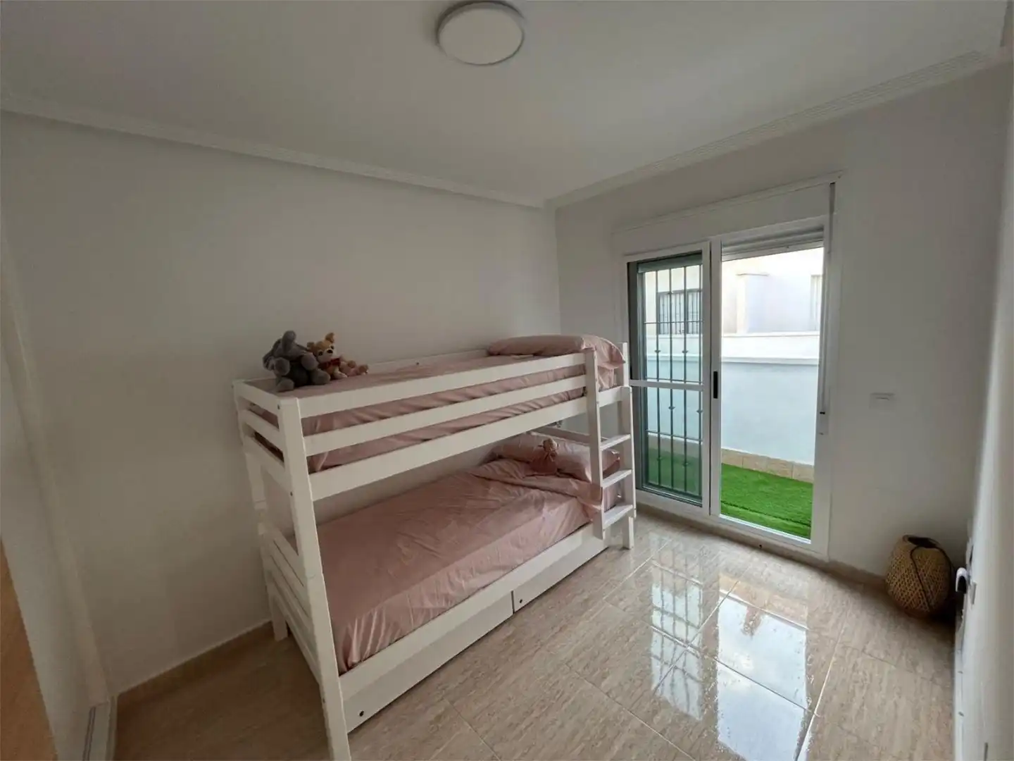 Habitación de Piso en venta en Pilar de la Horadada con Aire acondicionado, Calefacción y Jardín privado