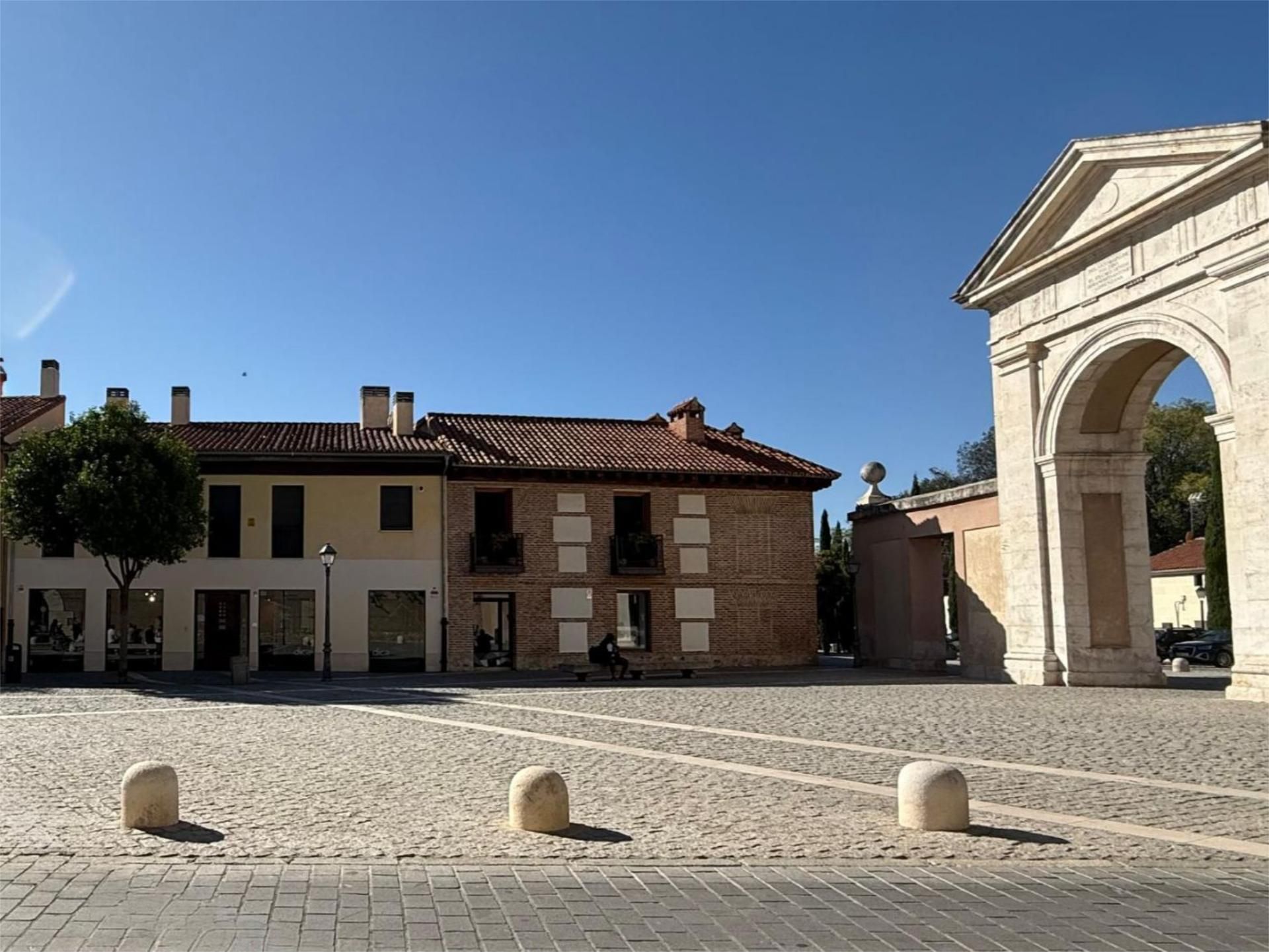 Exterior view of Flat for sale in Alcalá de Henares  with Air Conditioner, Heating and Parquet flooring