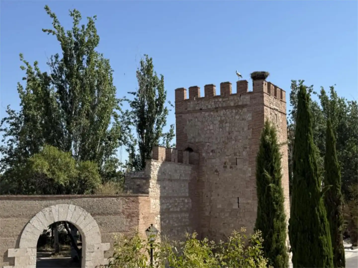 Flat for sale in Plaza Puerta de Madrid, 4, Casco histórico Exterior view of Flat for sale in Alcalá de Henares with Air Conditioner, Heating and Parquet flooring