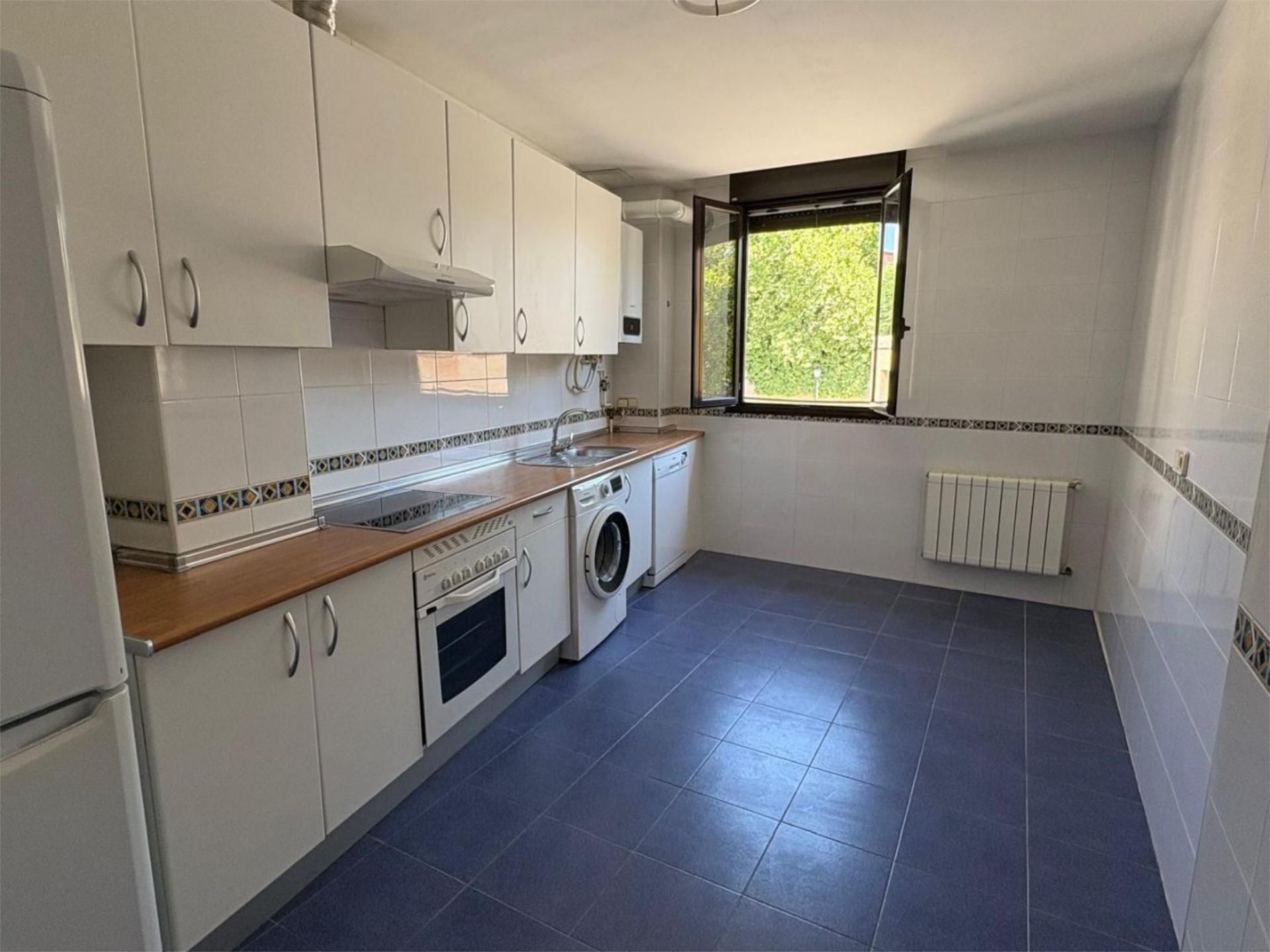 Kitchen of Flat for sale in Alcalá de Henares  with Air Conditioner and Balcony