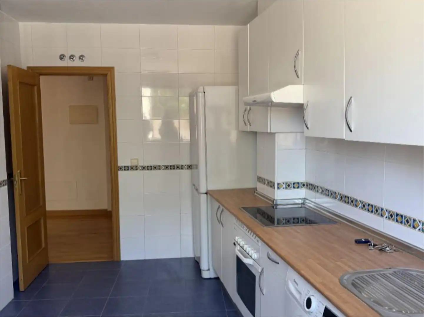 Flat for sale in Plaza Puerta de Madrid, 4, Casco histórico Kitchen of Flat for sale in Alcalá de Henares with Air Conditioner, Heating and Parquet flooring