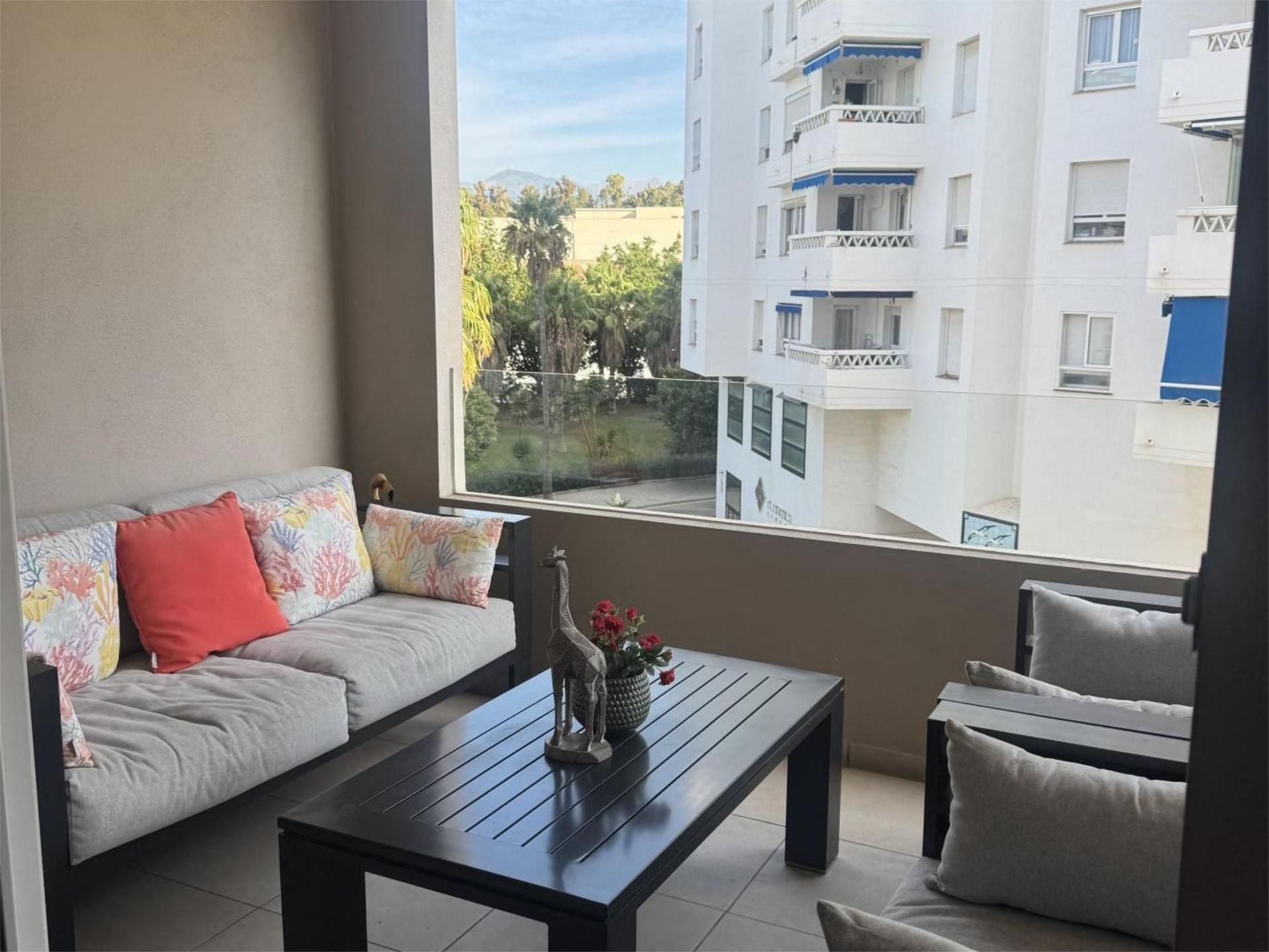 Piso en venta en Calle Torrente Ballester, 4, Marbella