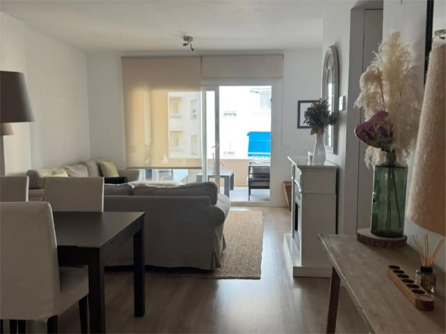 Pis en venda a Calle Torrente Ballester, 4, Rodeo Alto - Guadaiza - La Campana Sala d'estar de Pis en venda en Marbella amb Aire condicionat, Terrassa i Piscina