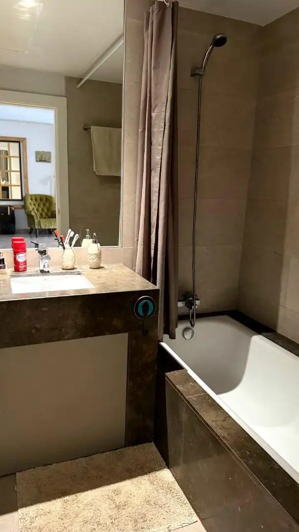 Piso en venta en Calle Casiopea 5F, 9, Los Naranjos Baño de Piso en venta en Marbella con Aire acondicionado, Jardín privado y Terraza