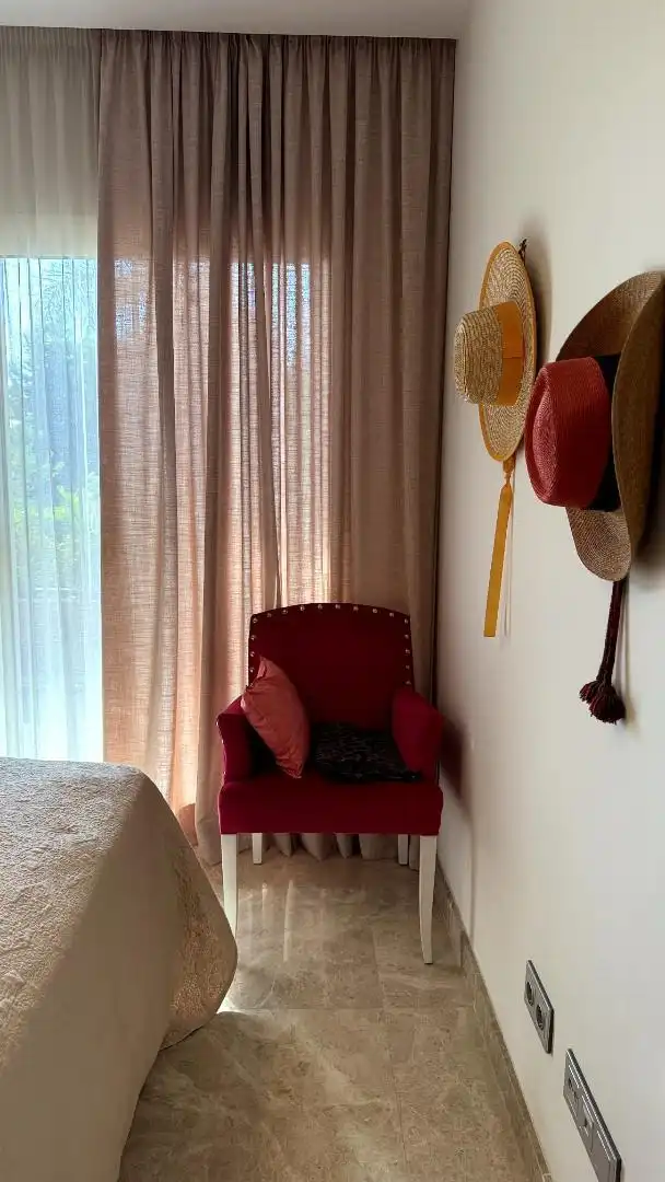 Piso en venta en Calle Casiopea 5F, 9, Los Naranjos Habitación de Piso en venta en Marbella con Aire acondicionado, Jardín privado y Terraza