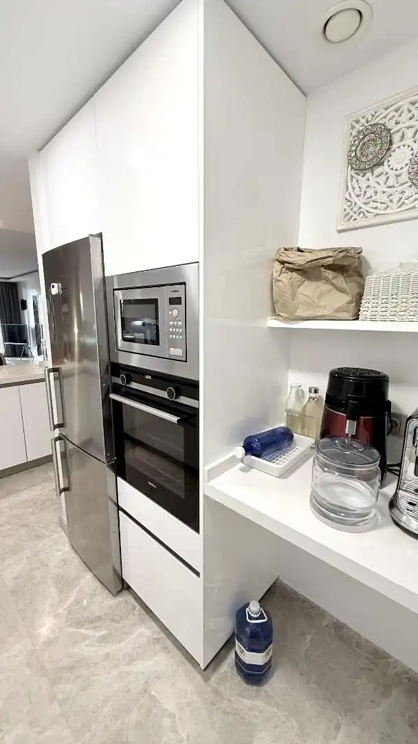 Piso en venta en Calle Casiopea 5F, 9, Los Naranjos Cocina de Piso en venta en Marbella con Aire acondicionado, Jardín privado y Terraza