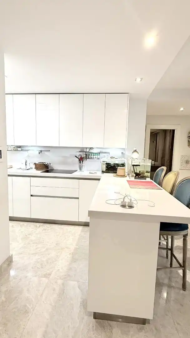 Piso en venta en Calle Casiopea 5F, 9, Los Naranjos Cocina de Piso en venta en Marbella con Aire acondicionado, Jardín privado y Terraza