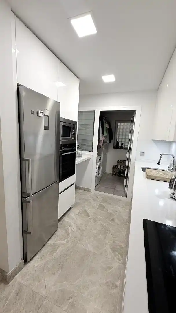 Piso en venta en Calle Casiopea 5F, 9, Los Naranjos Cocina de Piso en venta en Marbella con Aire acondicionado, Jardín privado y Terraza