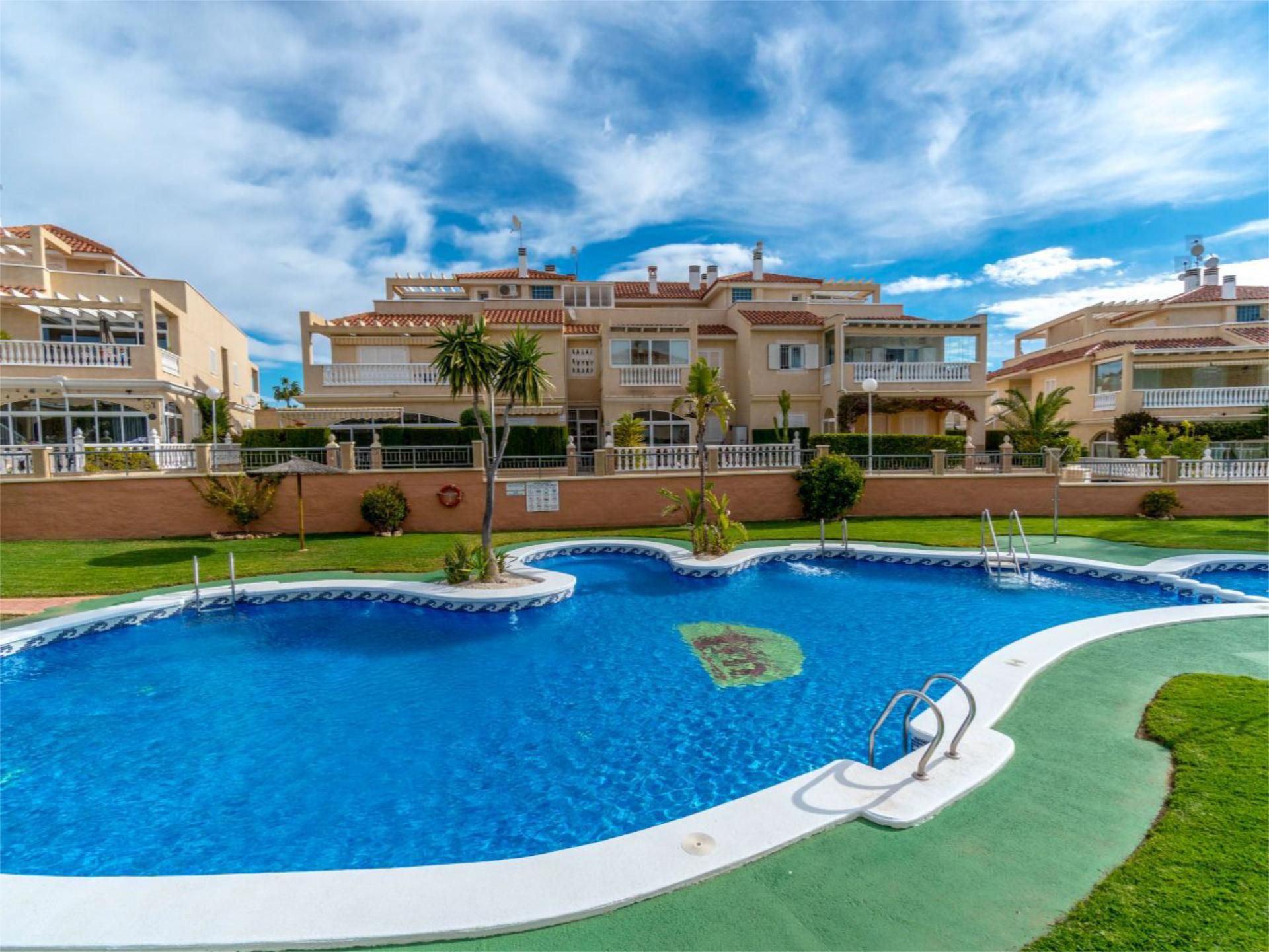 Garden of Flat for sale in Orihuela  with Air Conditioner, Heating and Private garden