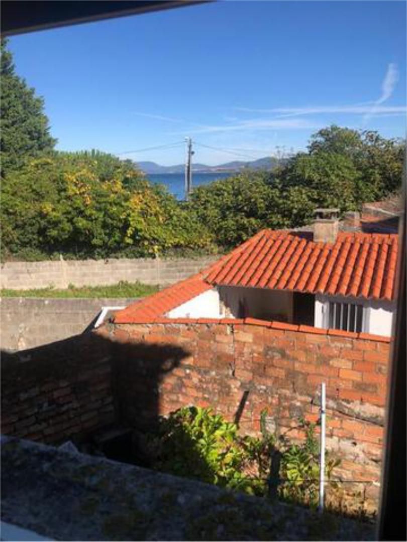 Vista exterior de Casa o xalet en venda en Vilagarcía de Arousa amb Calefacció, Terrassa i Traster