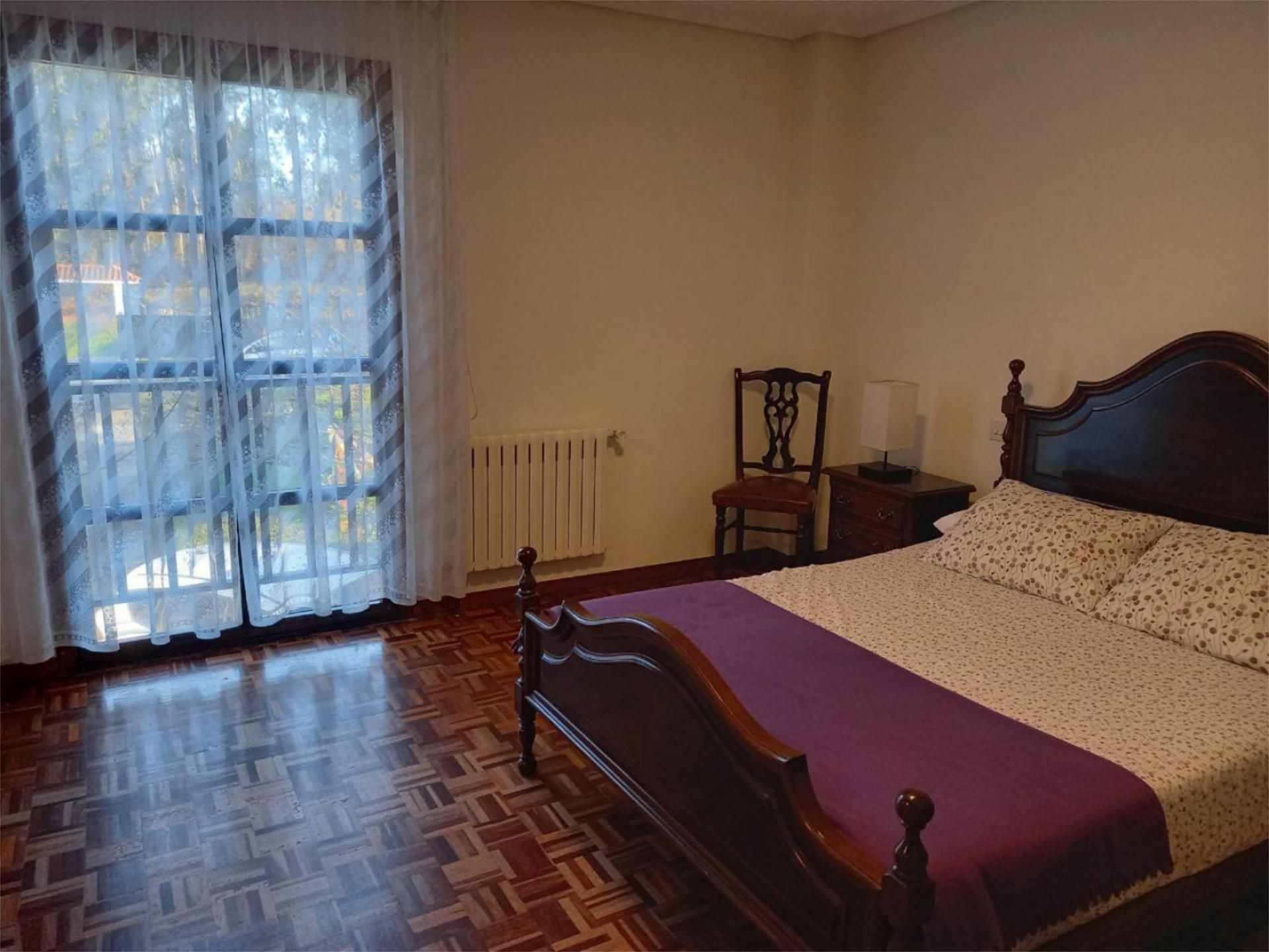 Bedroom of House or chalet to share in Oleiros  with Heating, Private garden and Parquet flooring