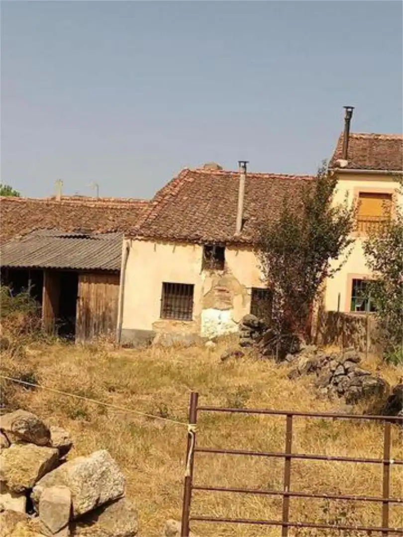 Vista exterior de Casa o chalet en venta en Santo Domingo de Pirón con Jardín privado